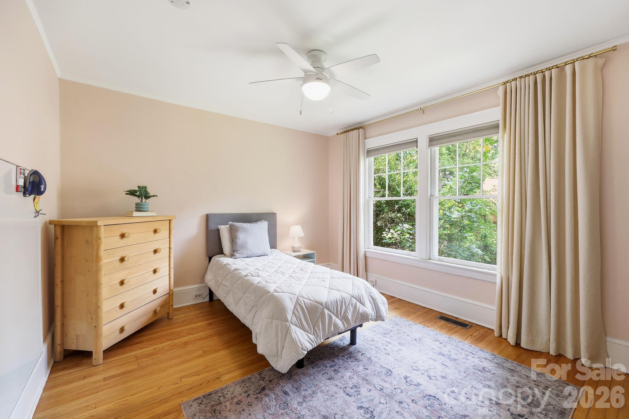23 Warwick Place — Asheville