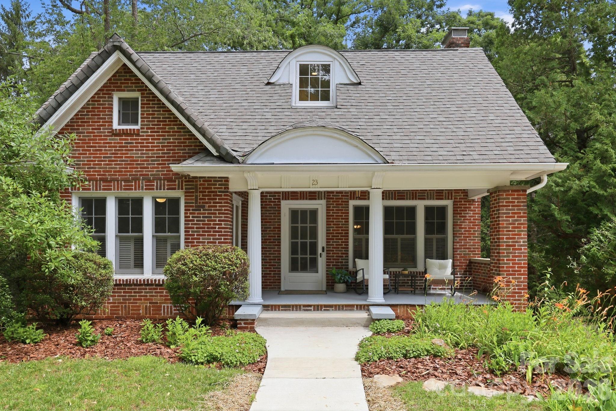 23 Warwick Place — Asheville