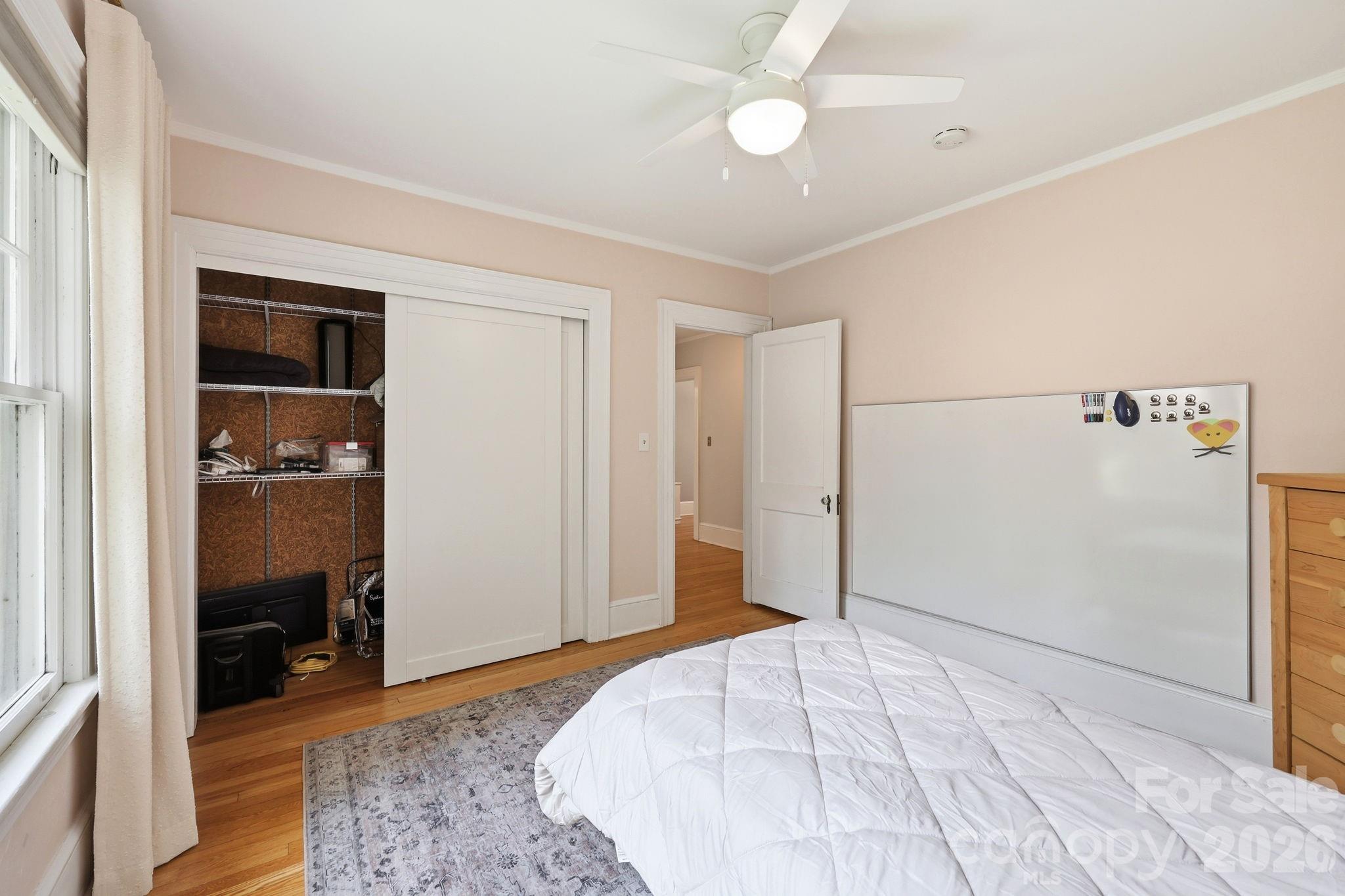 23 Warwick Place — Asheville