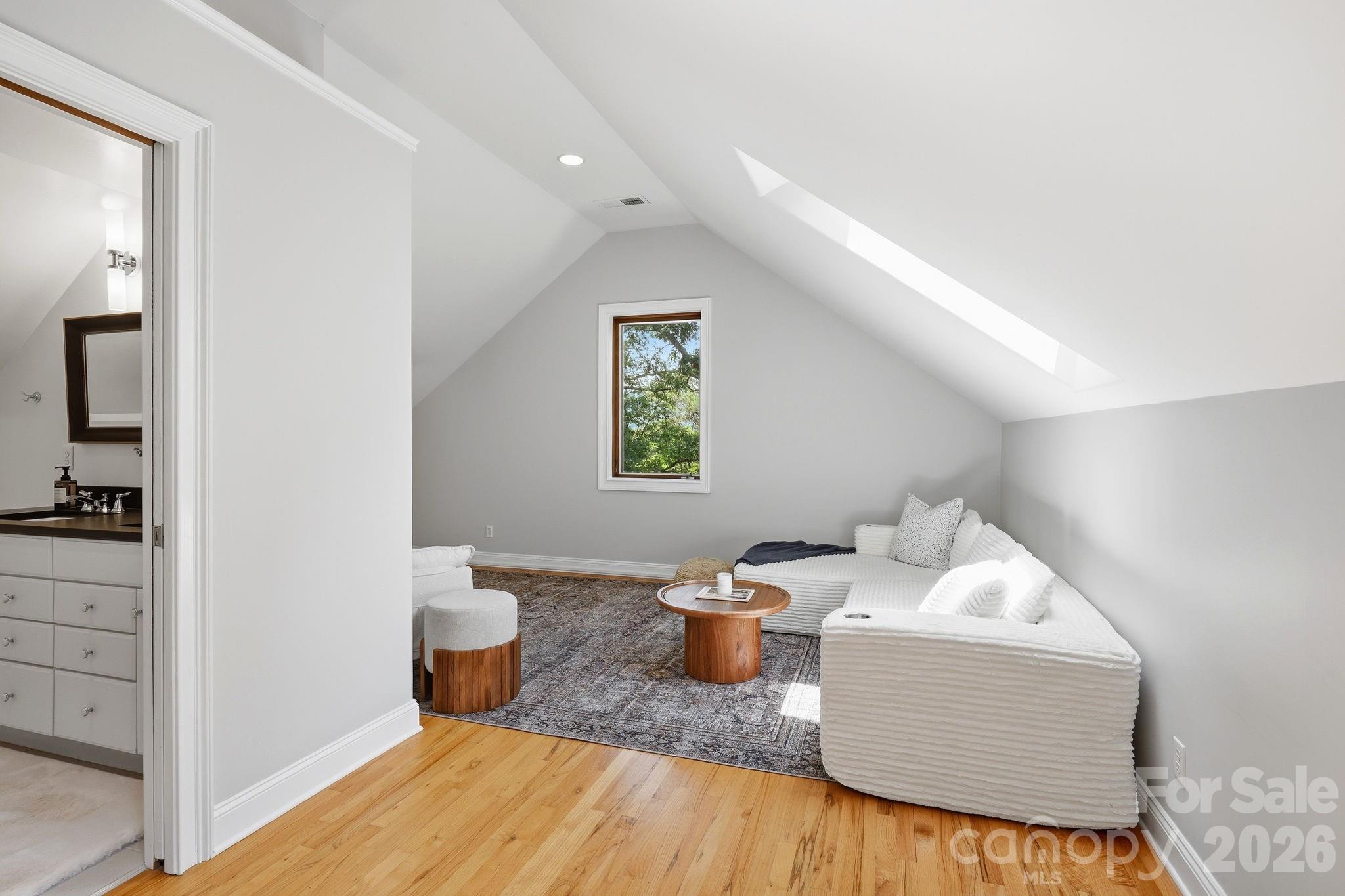 23 Warwick Place — Asheville