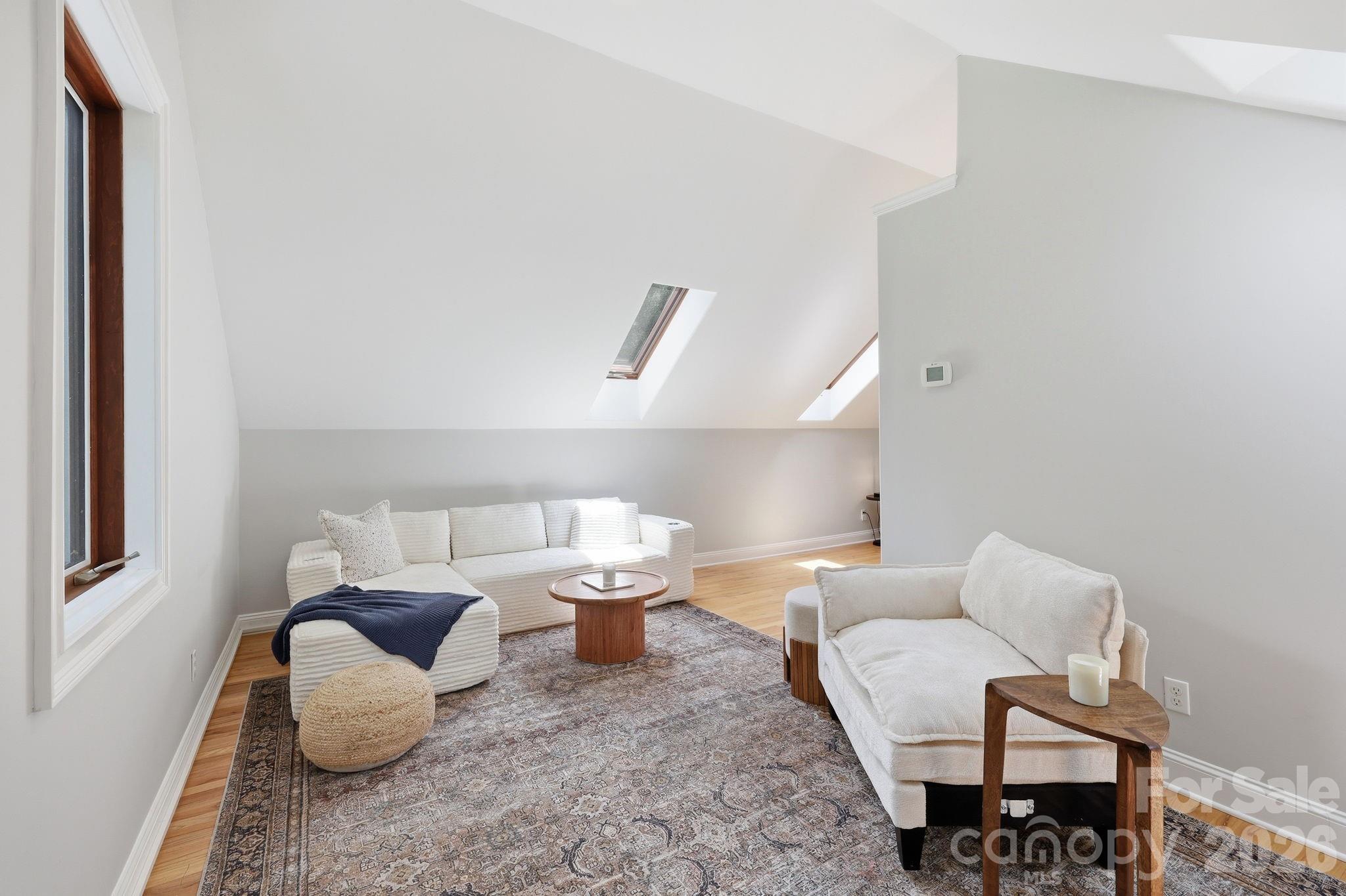 23 Warwick Place — Asheville