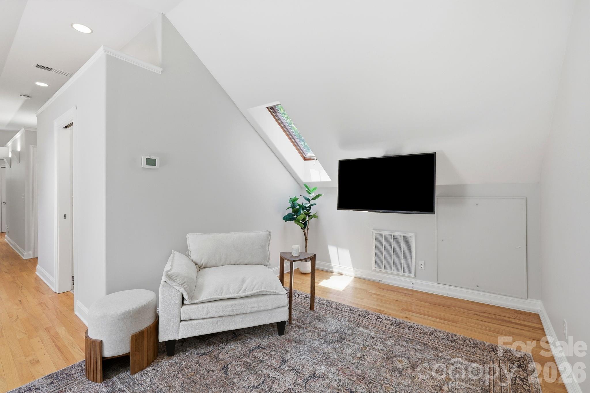 23 Warwick Place — Asheville