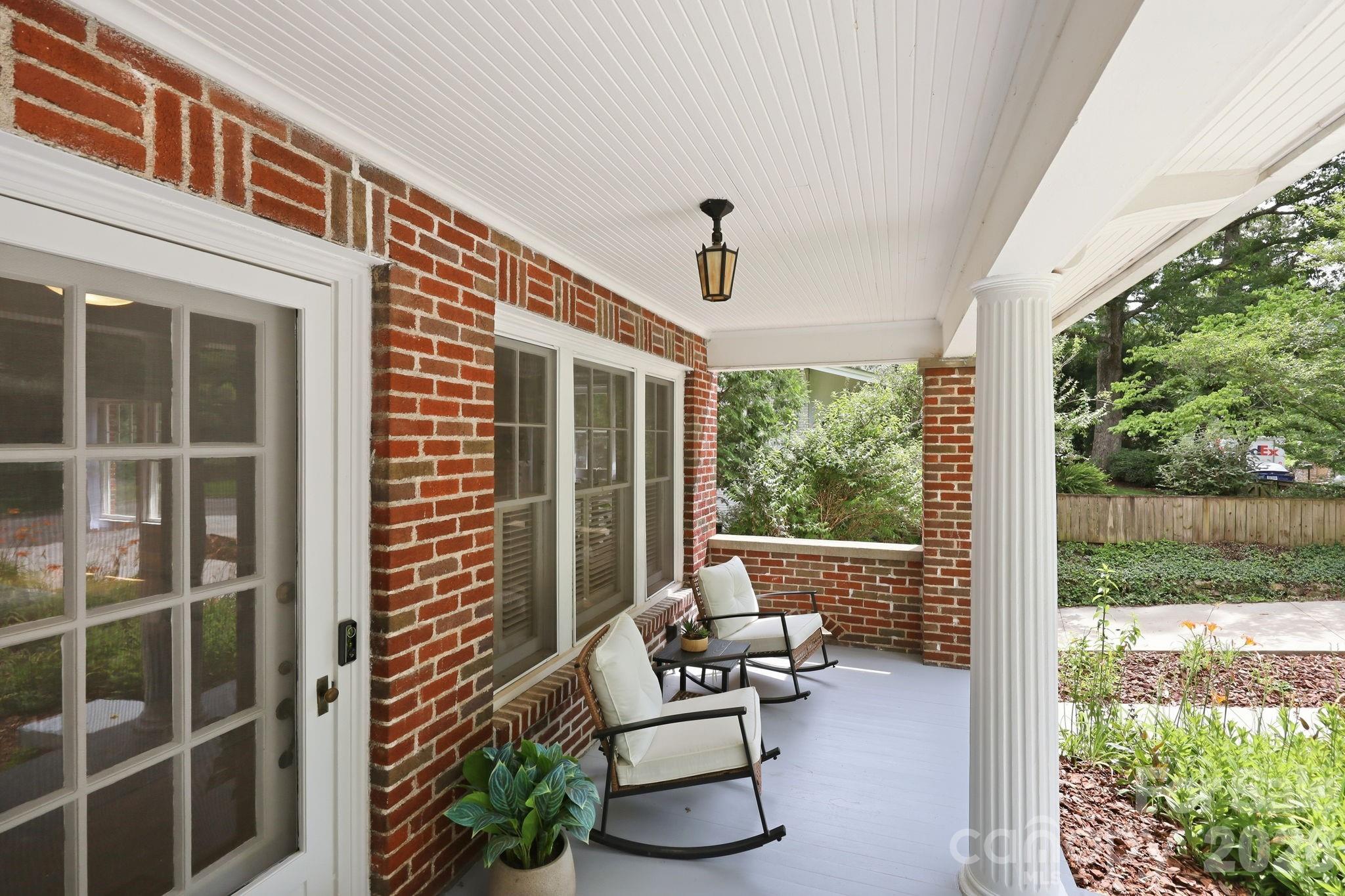 23 Warwick Place — Asheville