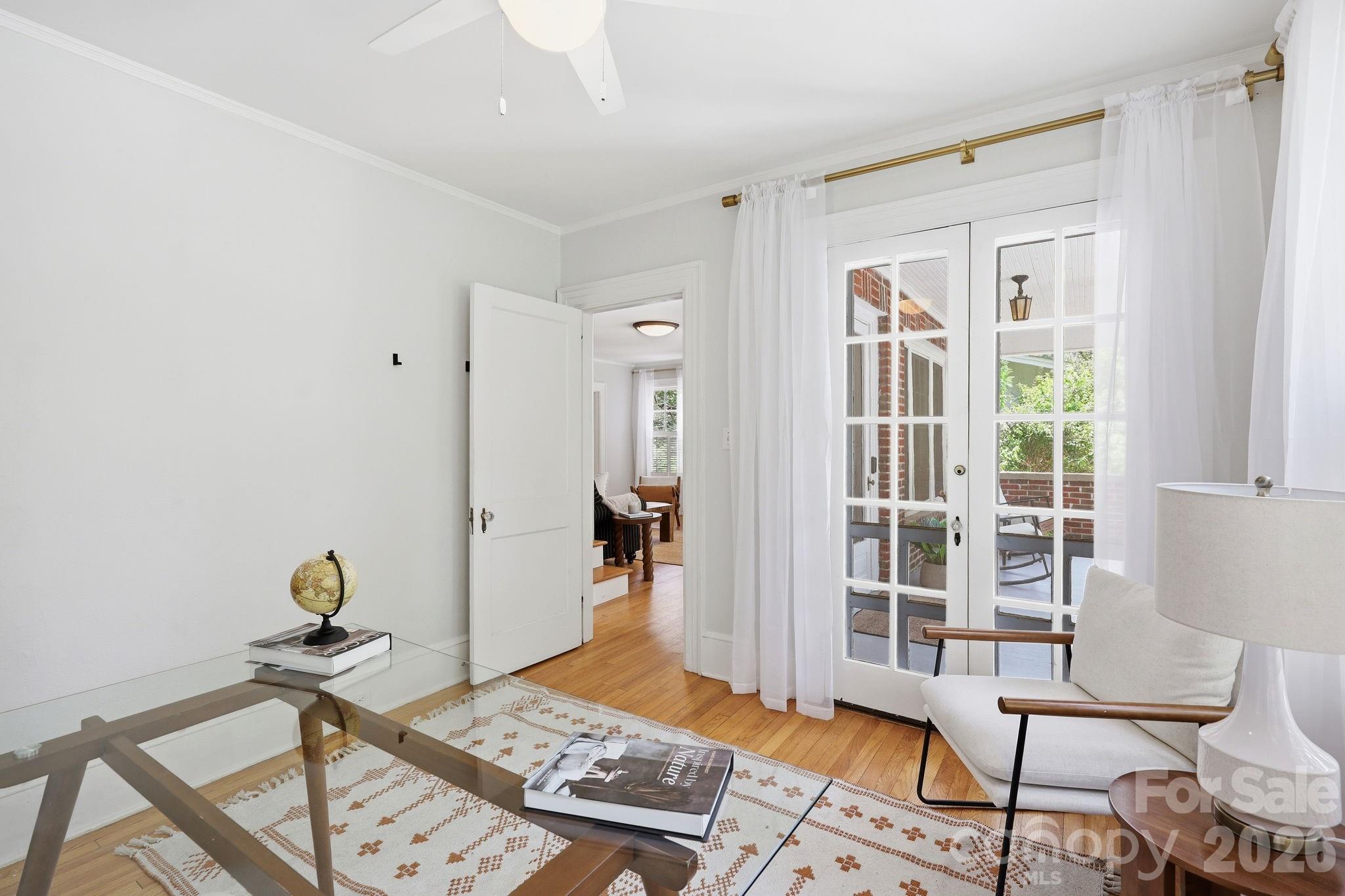23 Warwick Place — Asheville