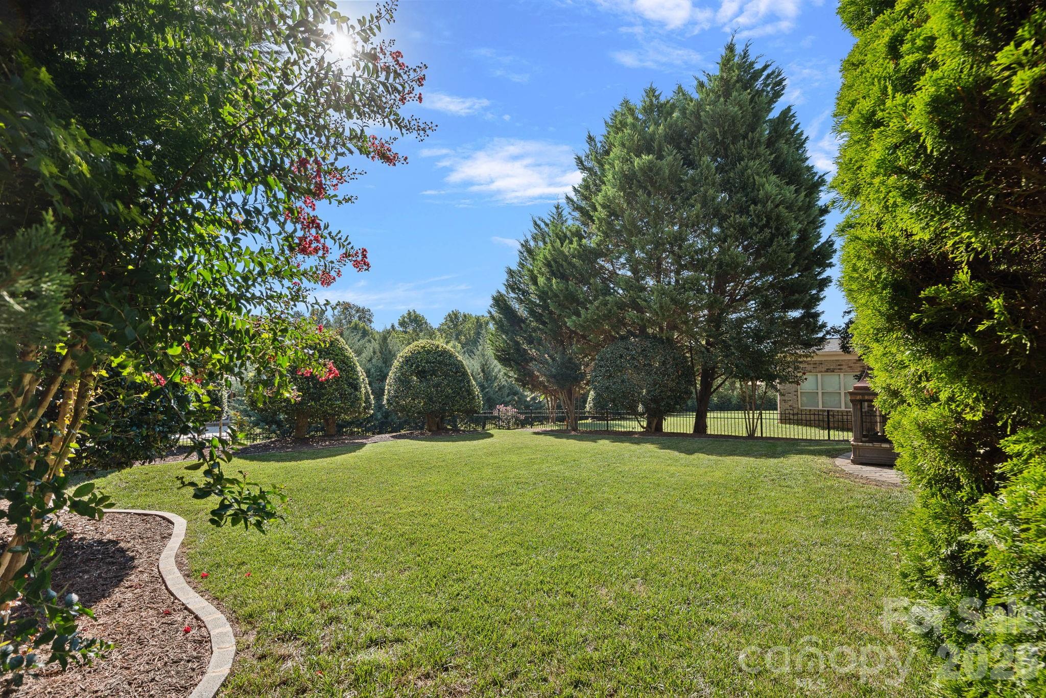 2305 Barrington Ridge Drive — Waxhaw