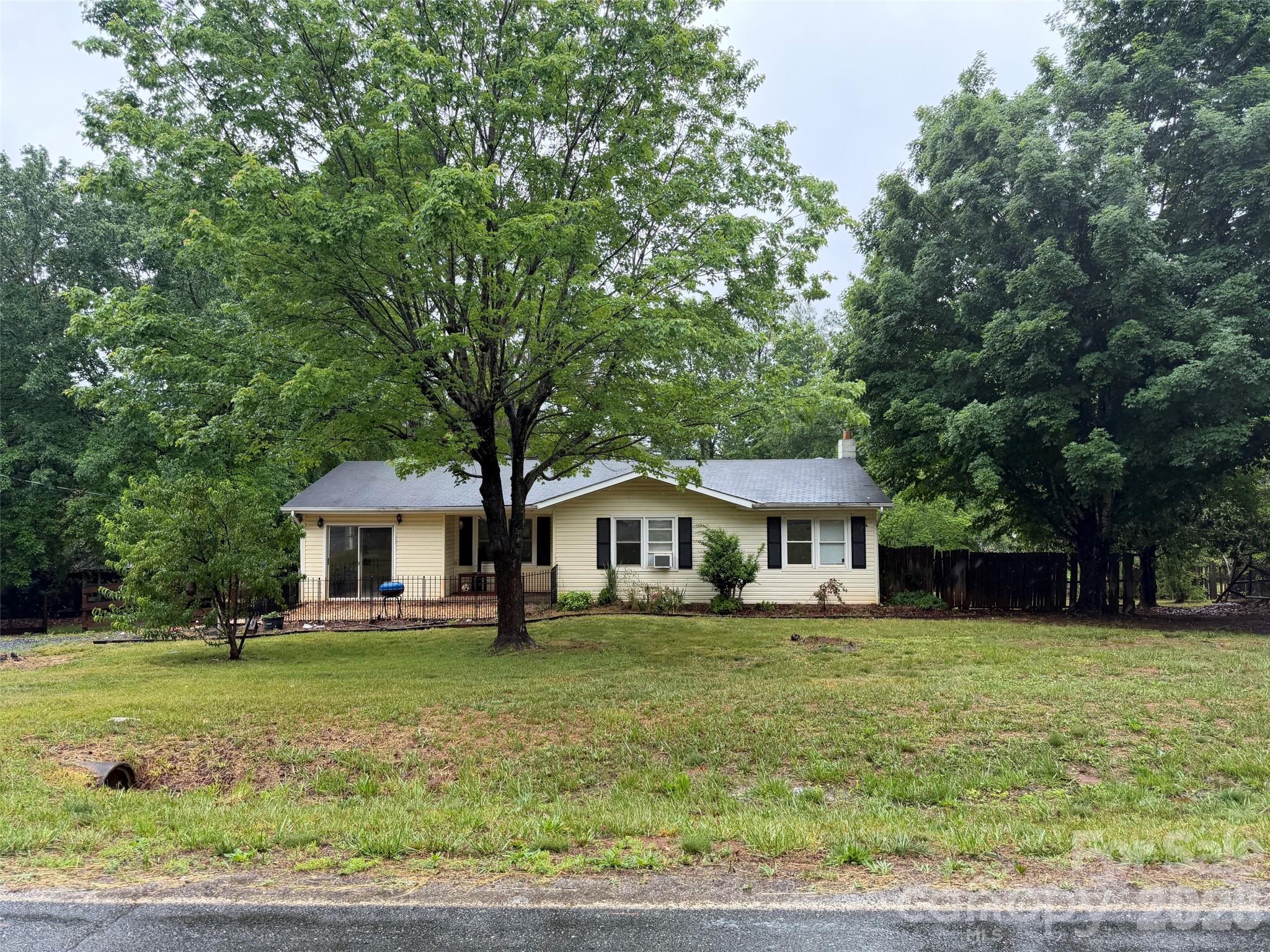 2723 Tatertown Loop — Nebo