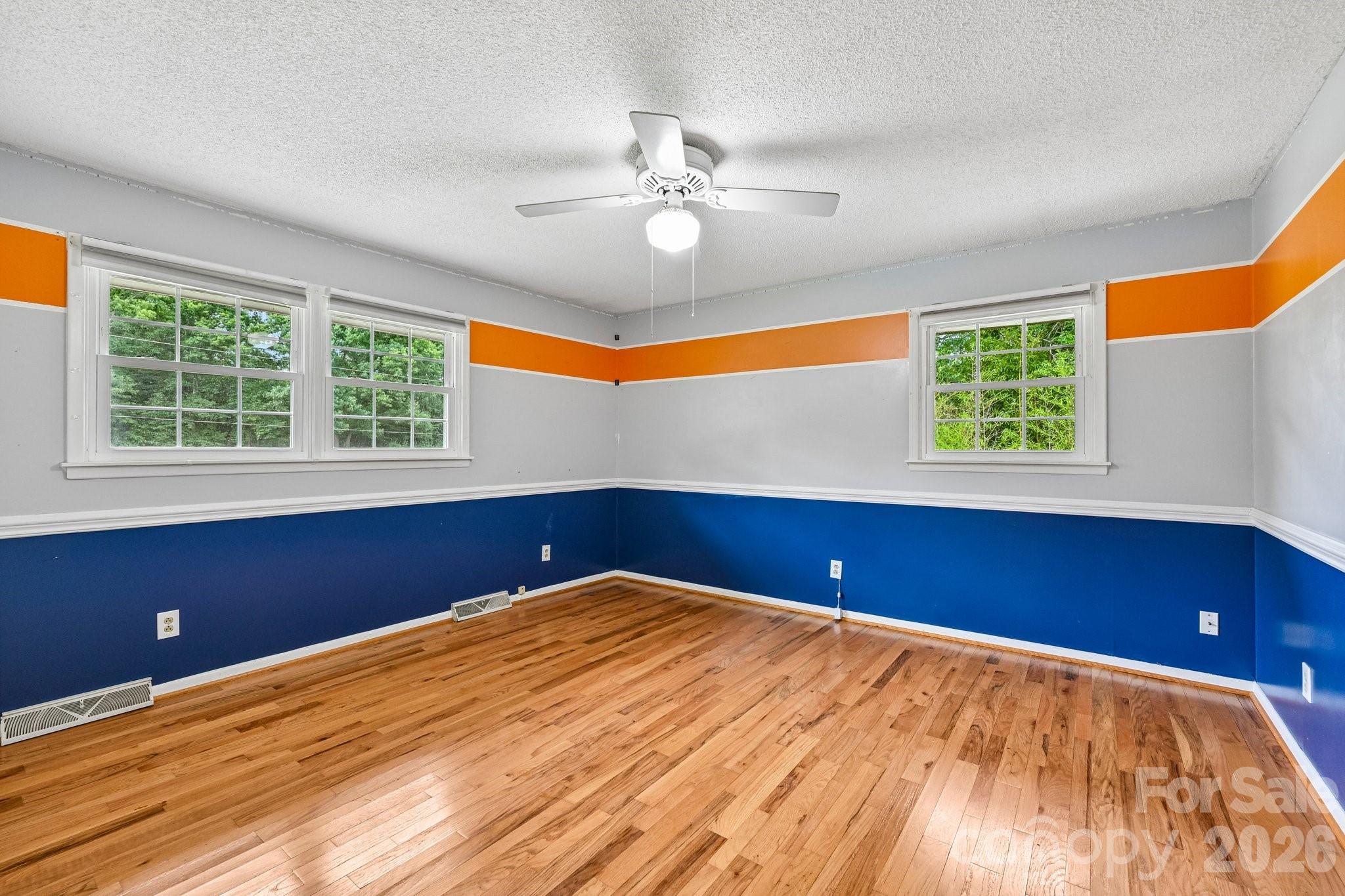 8417 Rolling Hills Avenue — Hickory
