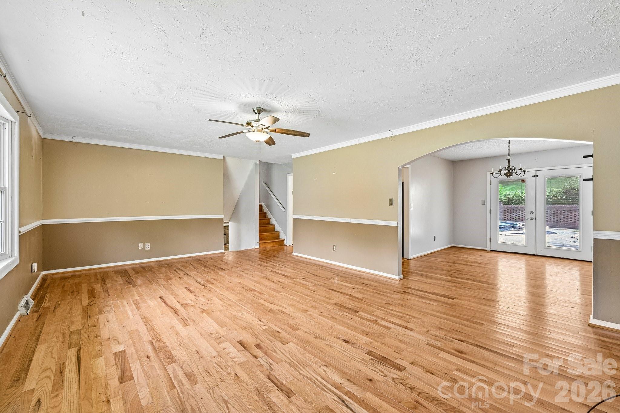 8417 Rolling Hills Avenue — Hickory