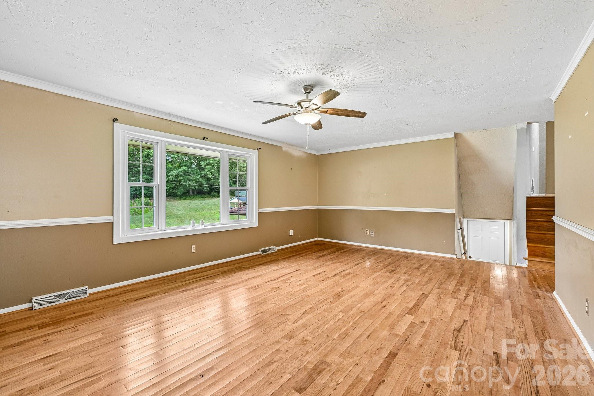 8417 Rolling Hills Avenue — Hickory