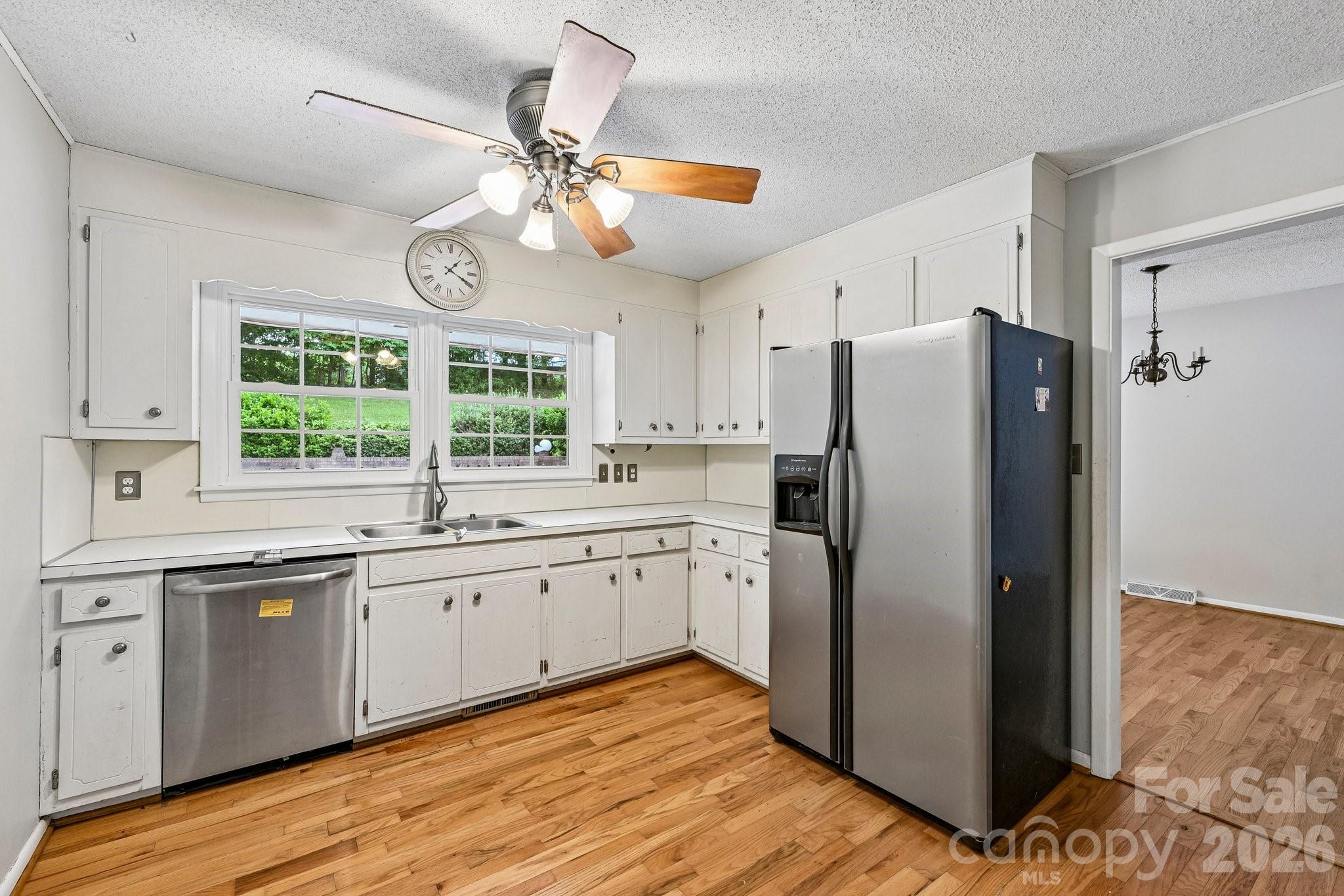 8417 Rolling Hills Avenue — Hickory