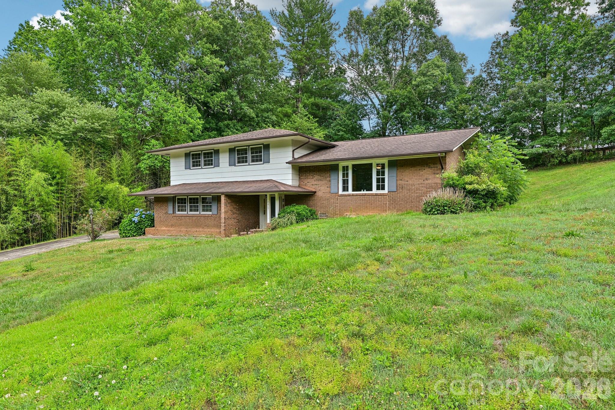 8417 Rolling Hills Avenue — Hickory
