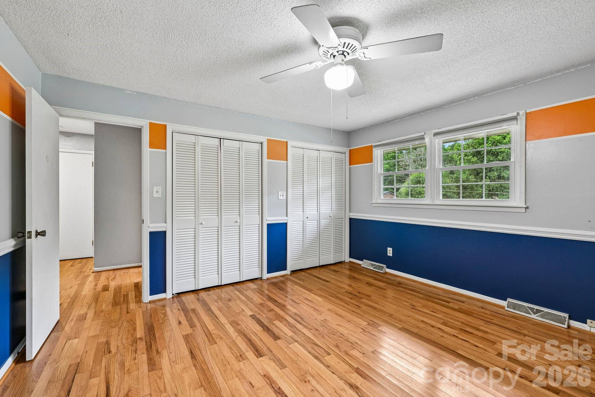 8417 Rolling Hills Avenue — Hickory