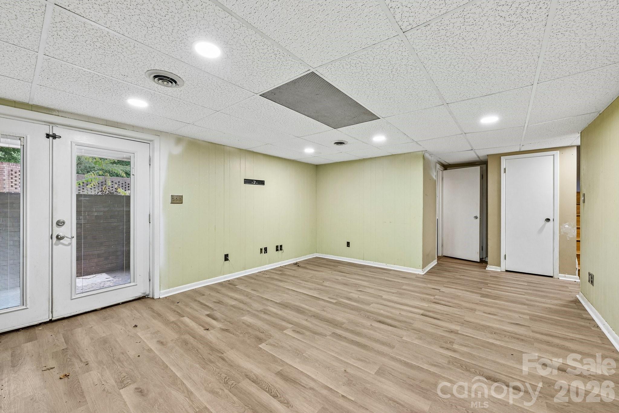 8417 Rolling Hills Avenue — Hickory