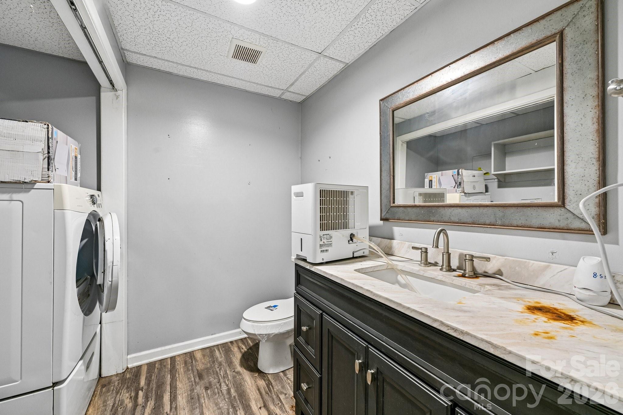 8417 Rolling Hills Avenue — Hickory