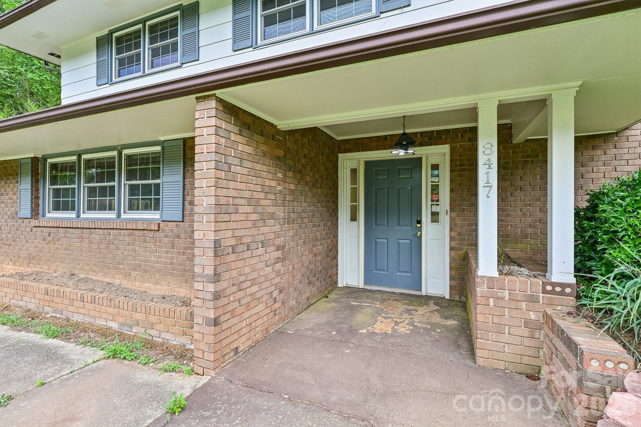 8417 Rolling Hills Avenue — Hickory
