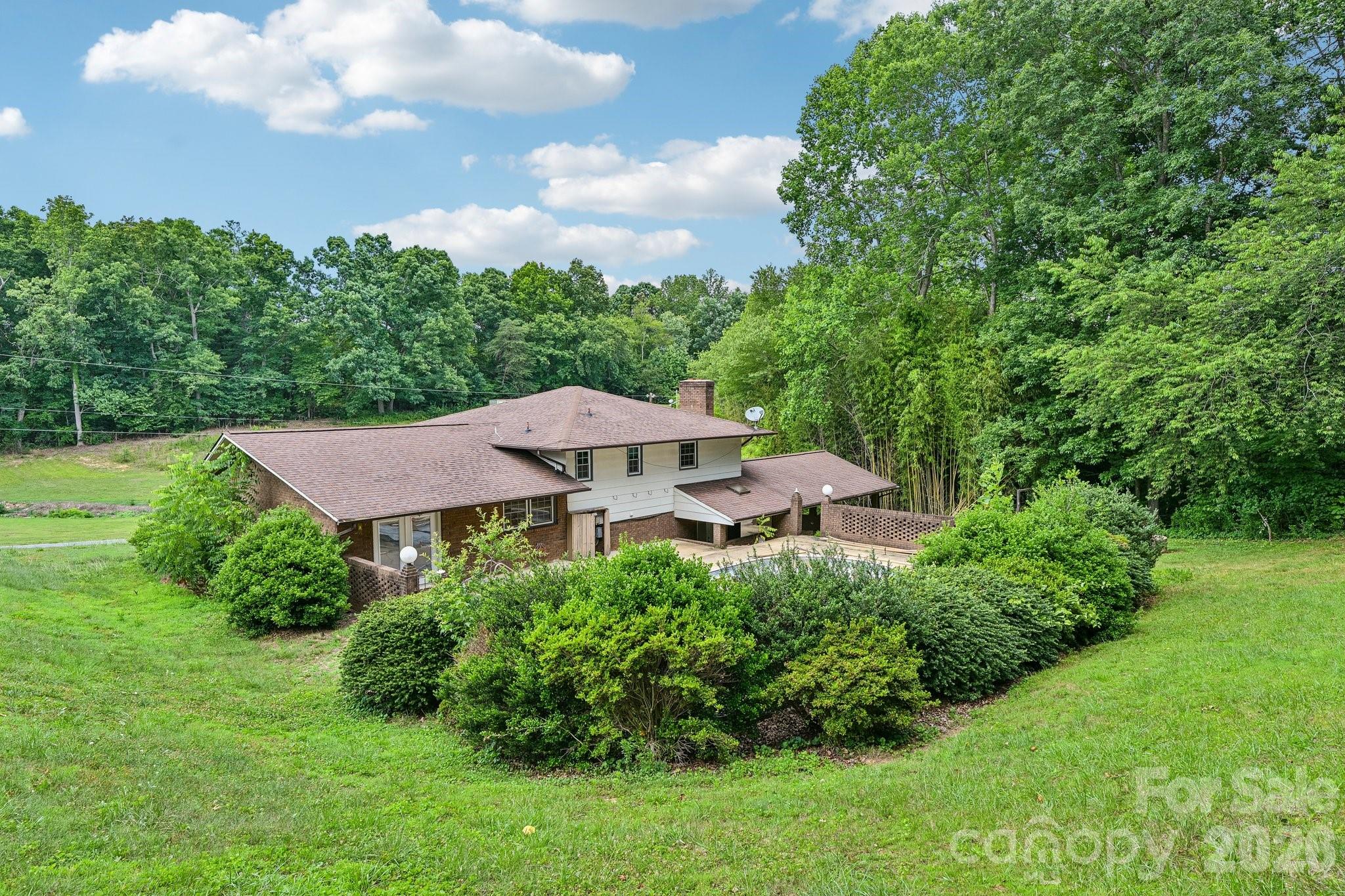 8417 Rolling Hills Avenue — Hickory