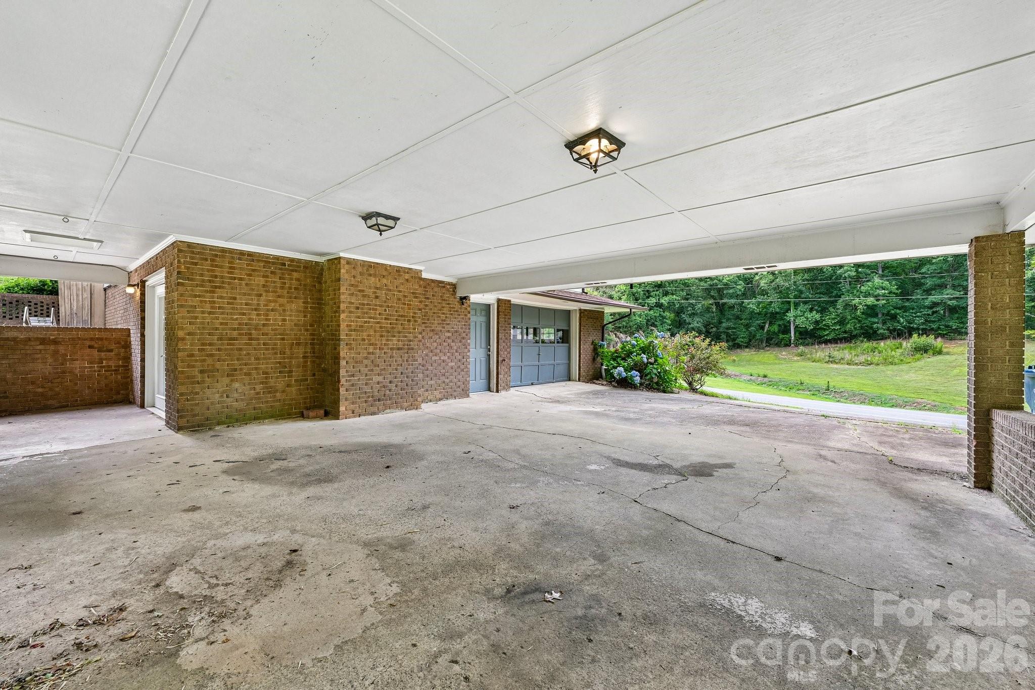 8417 Rolling Hills Avenue — Hickory