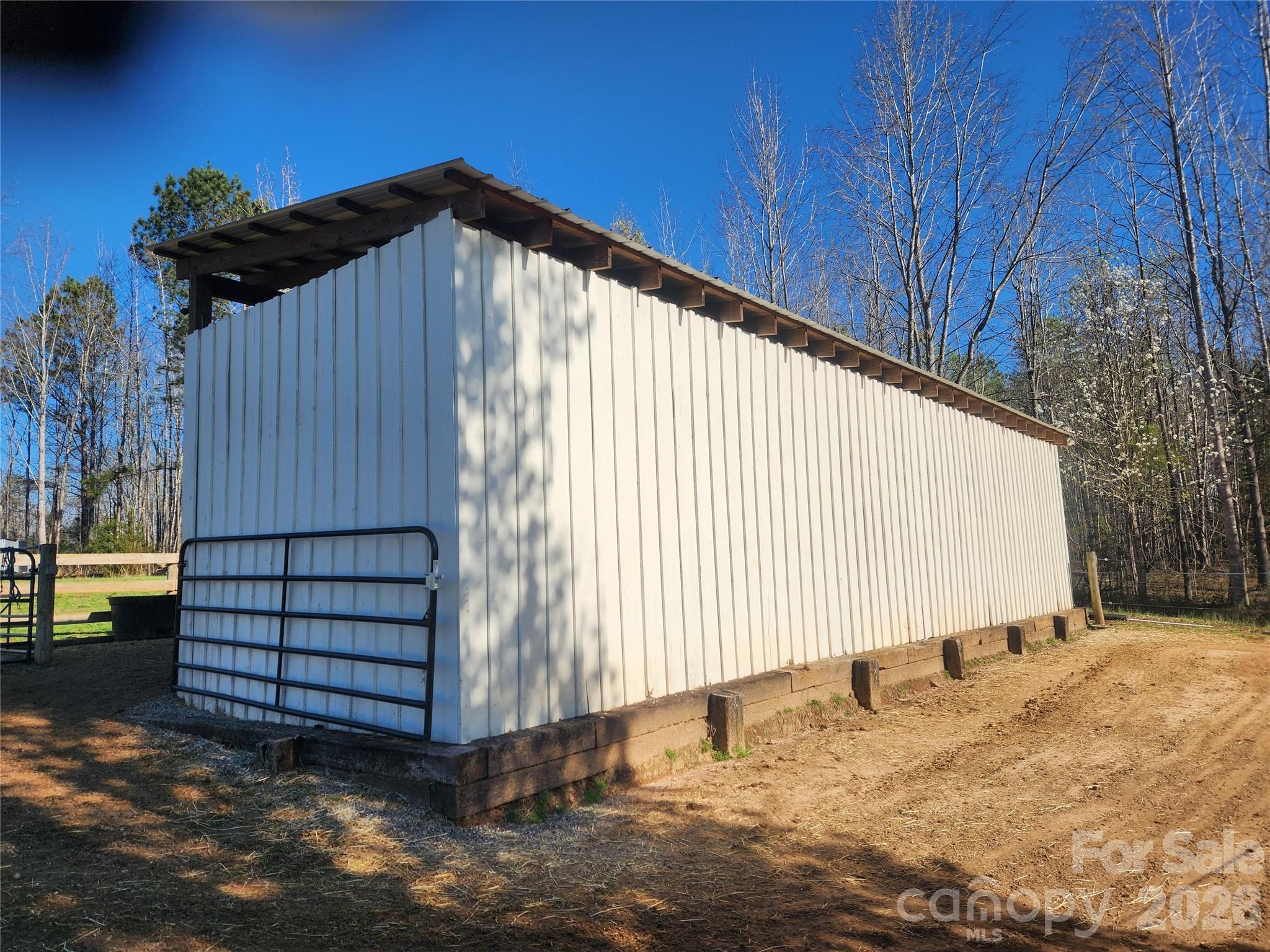 4085 Hunting Country Road — Tryon