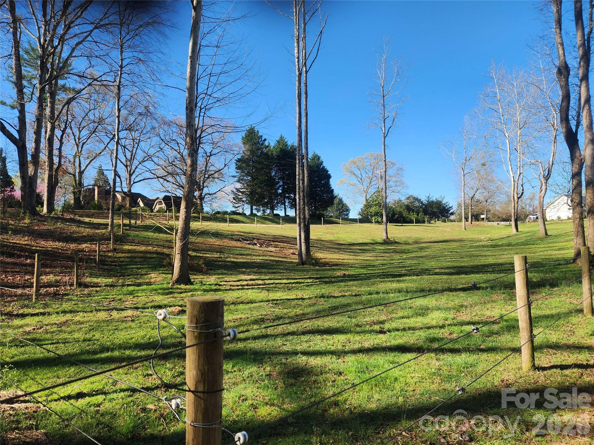 4085 Hunting Country Road — Tryon