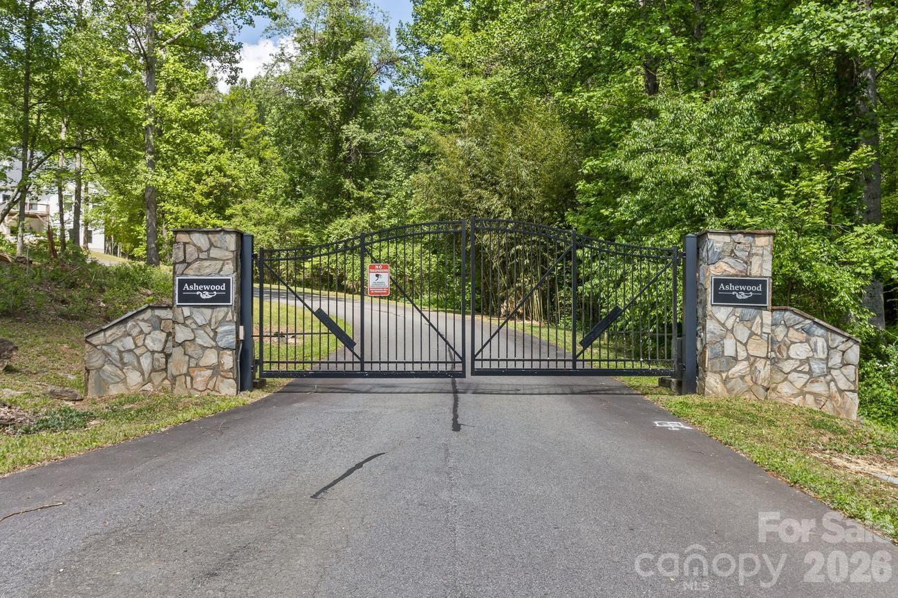 61 Bamboo Trail — Candler