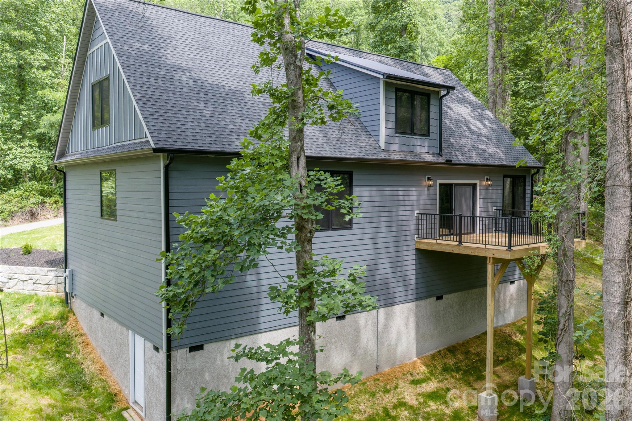 61 Bamboo Trail — Candler