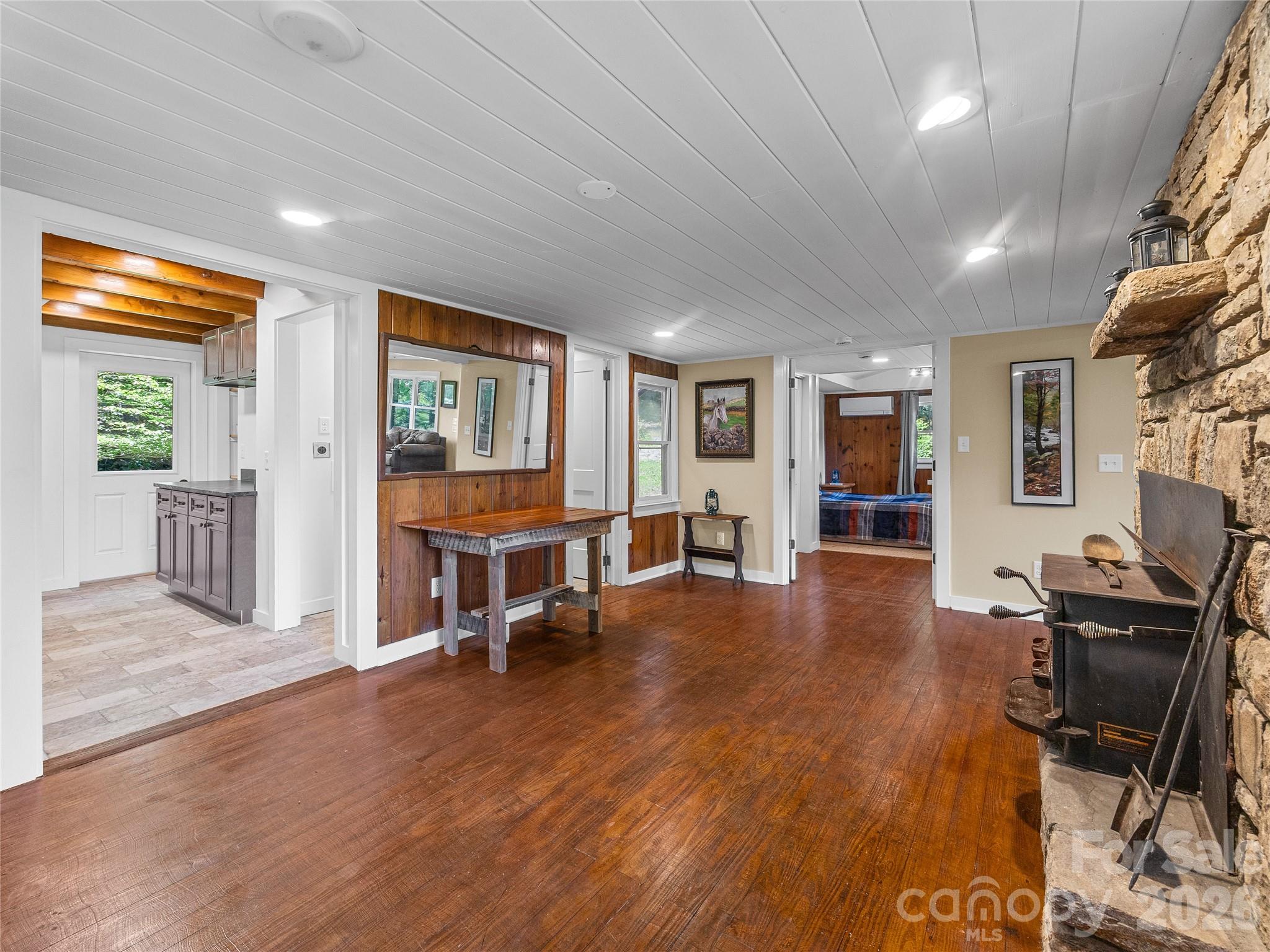 563 Burgess Road — Mill Spring