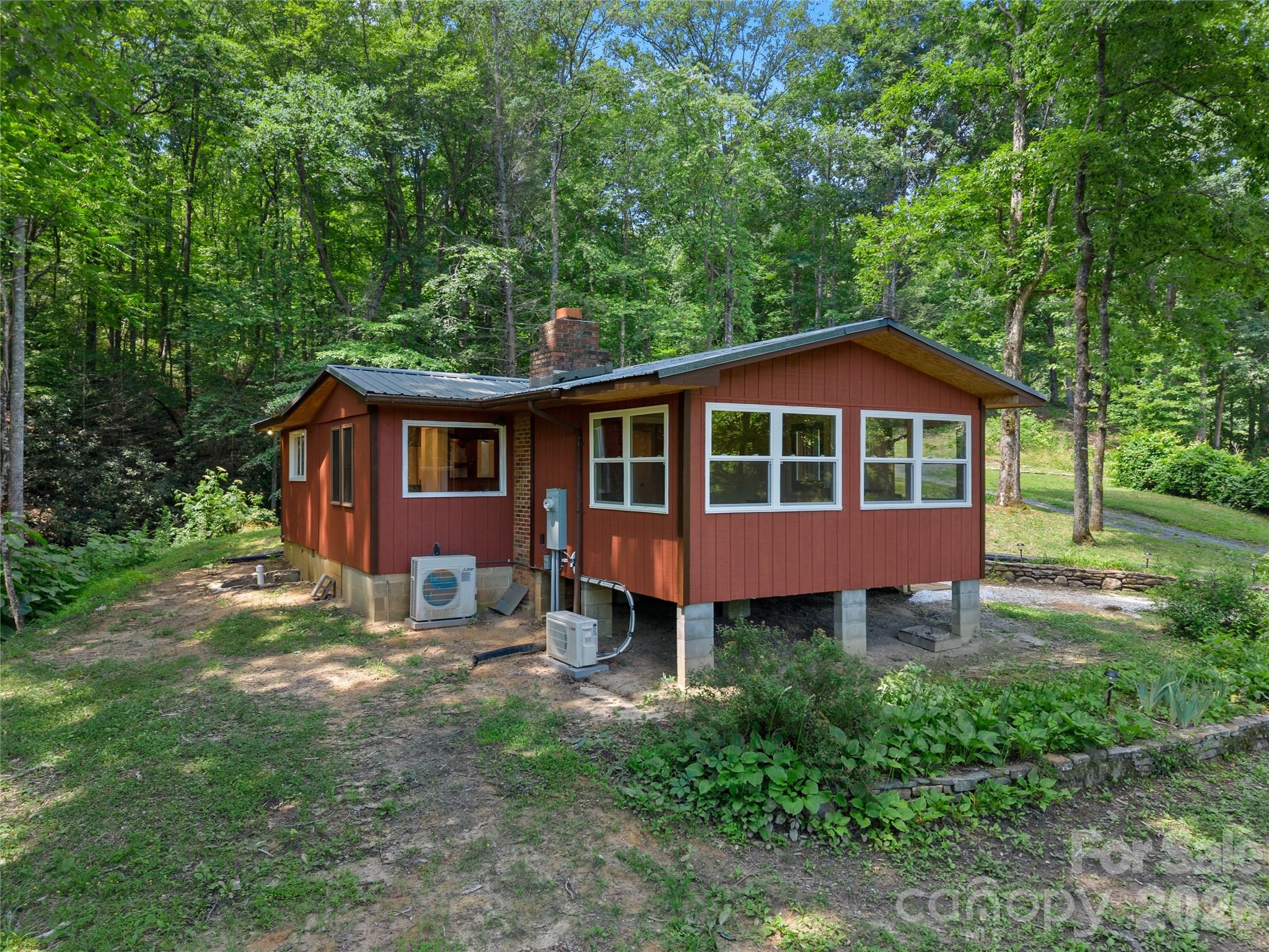 563 Burgess Road — Mill Spring