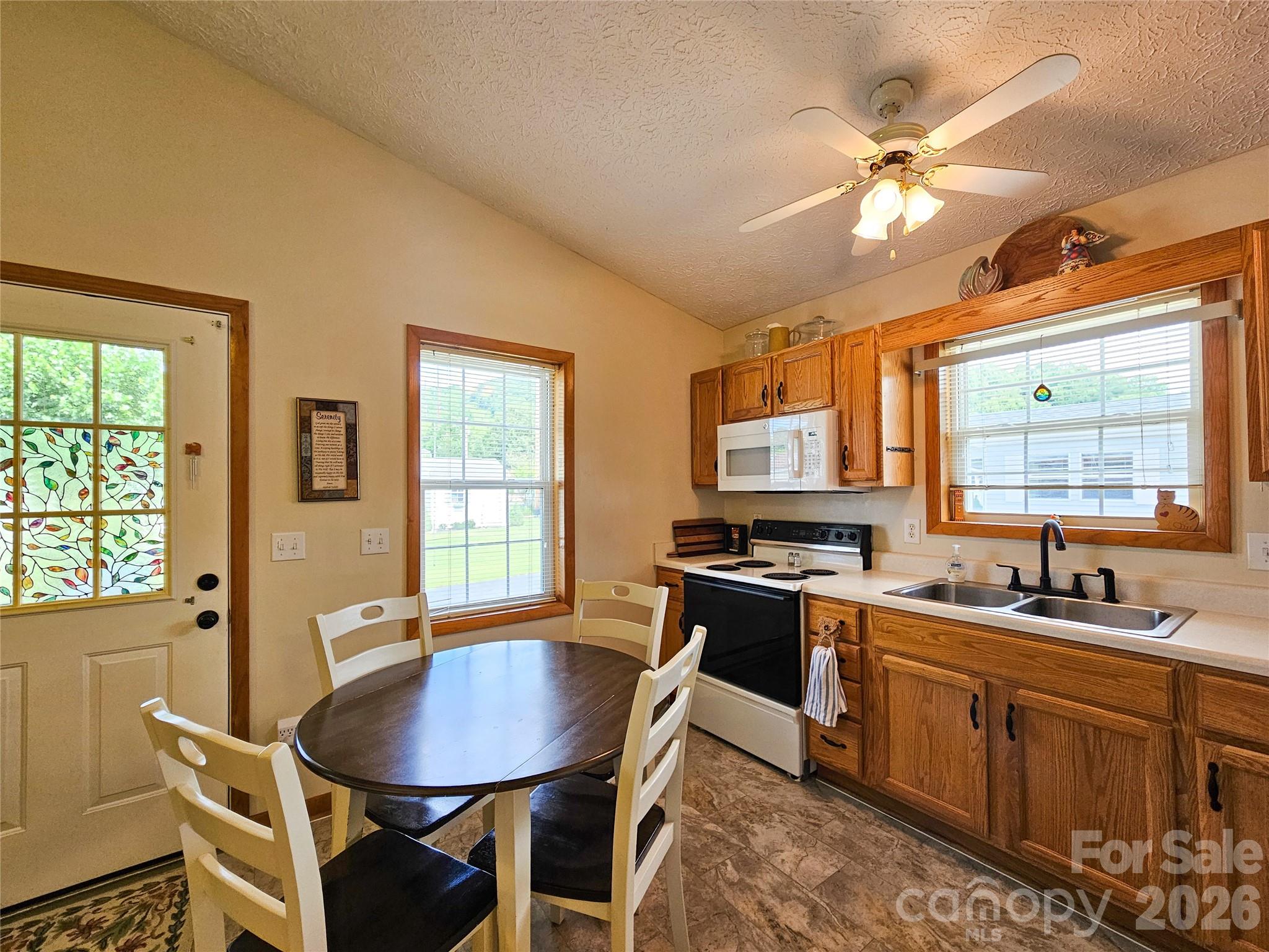 68 Strollers Lane — Waynesville