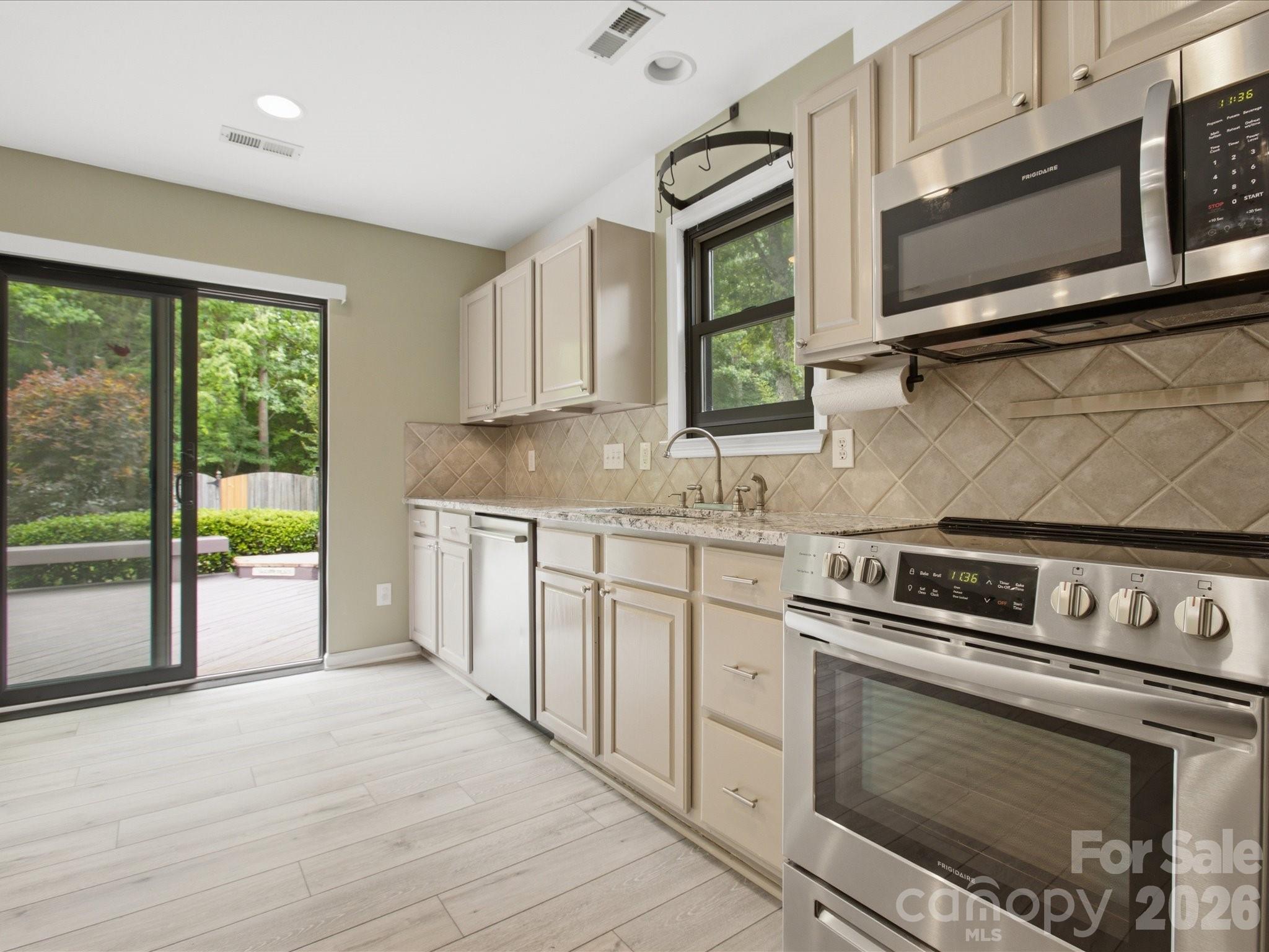 1102 Slate Ridge Road — Matthews