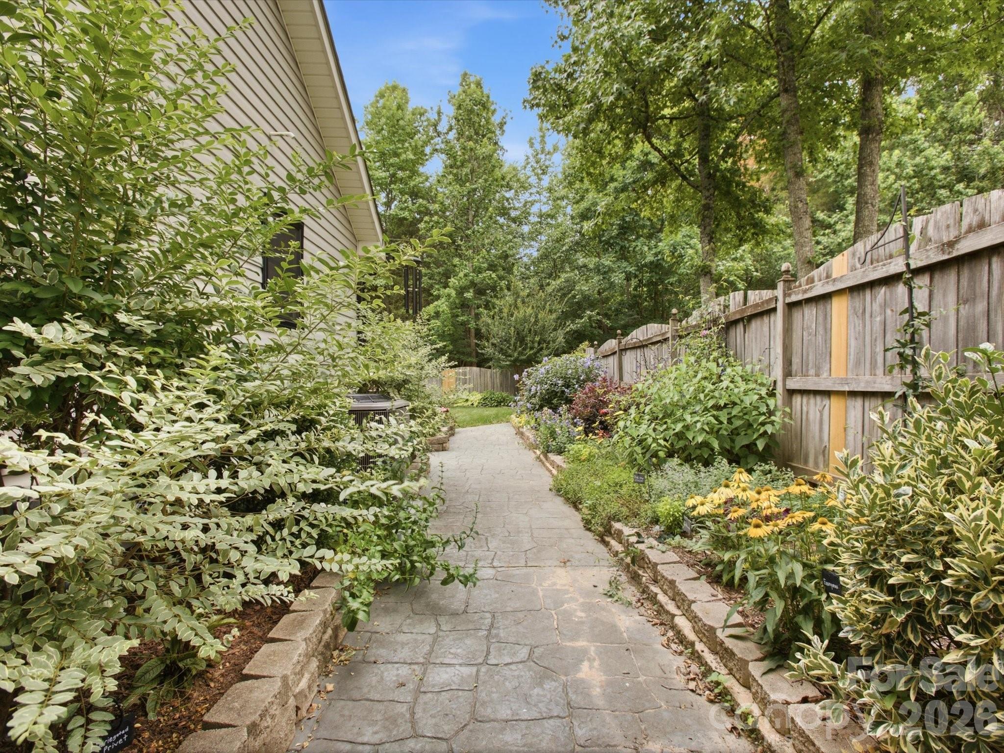 1102 Slate Ridge Road — Matthews