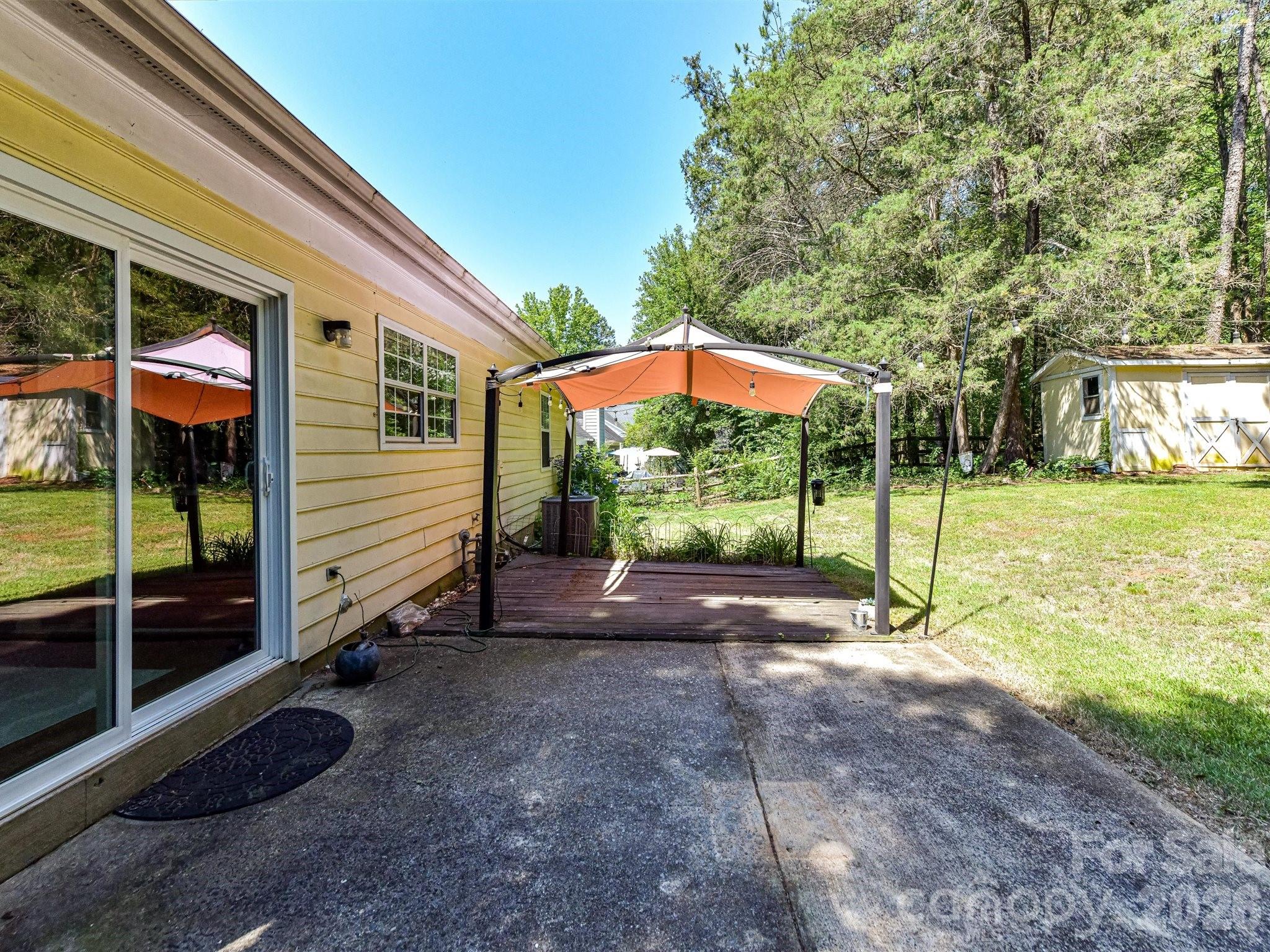 13421 Baker Mills Road — Pineville