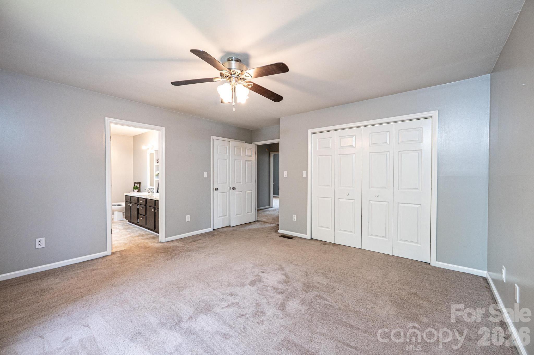 4158 Arrowhead Drive NE — Hickory