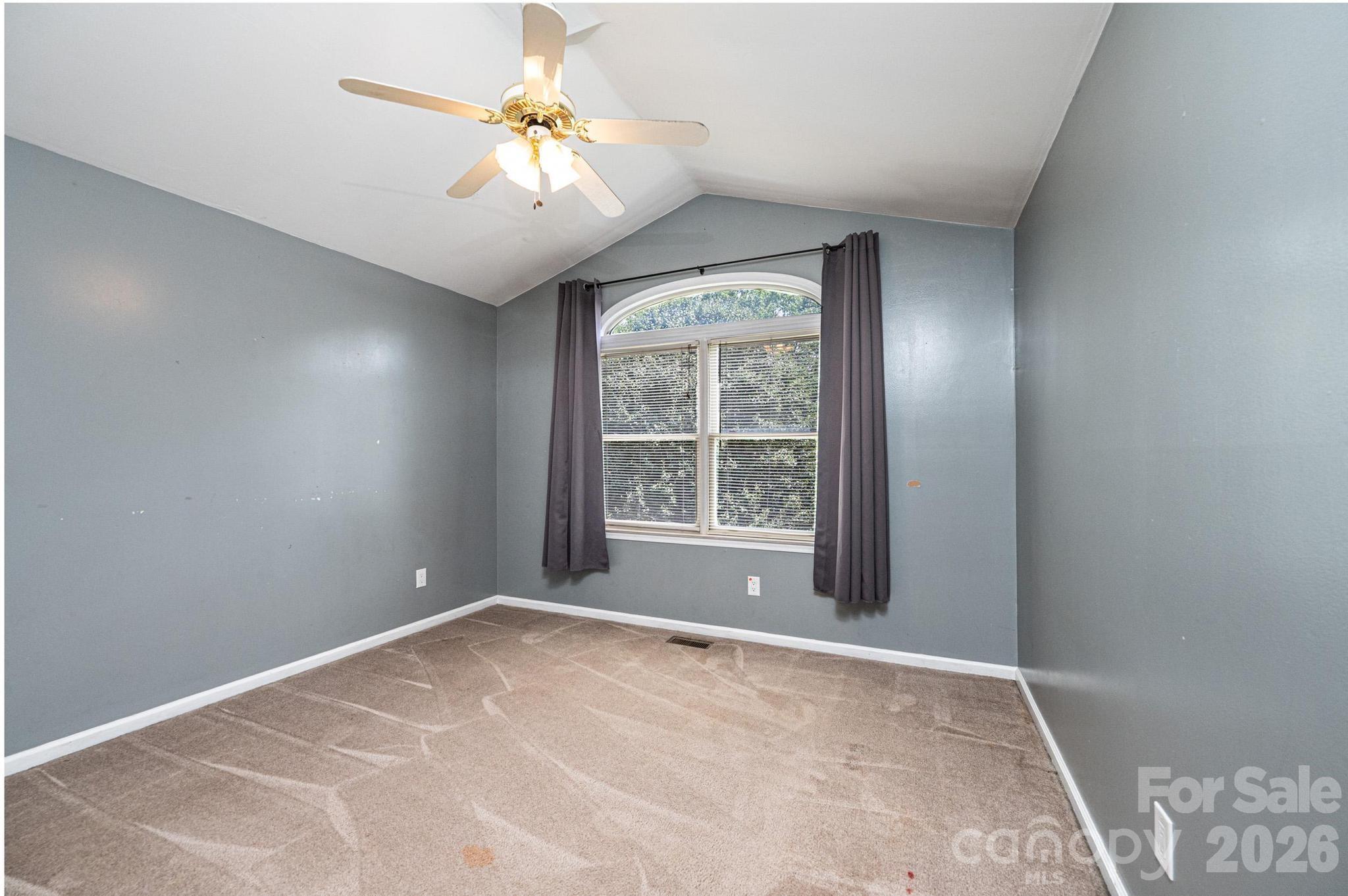 4158 Arrowhead Drive NE — Hickory