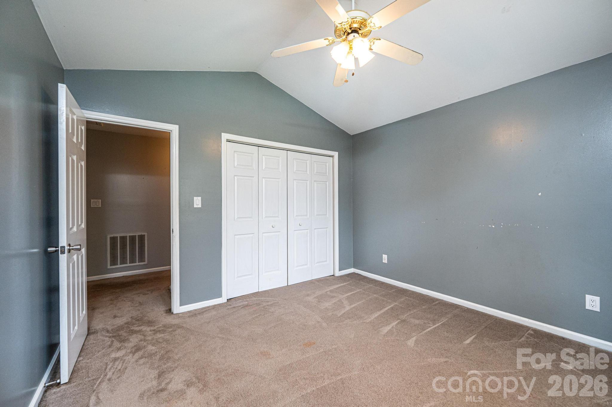 4158 Arrowhead Drive NE — Hickory