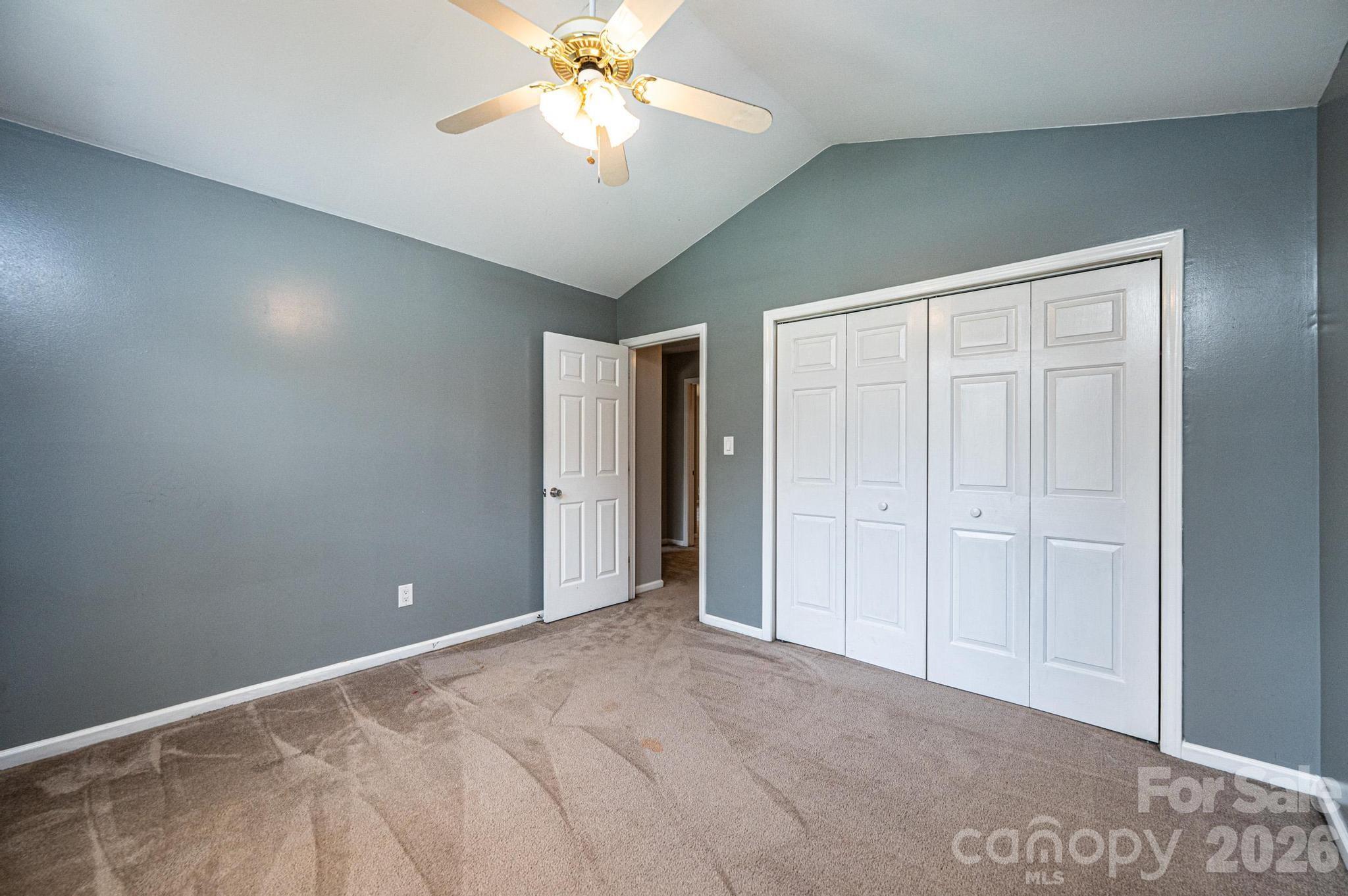 4158 Arrowhead Drive NE — Hickory