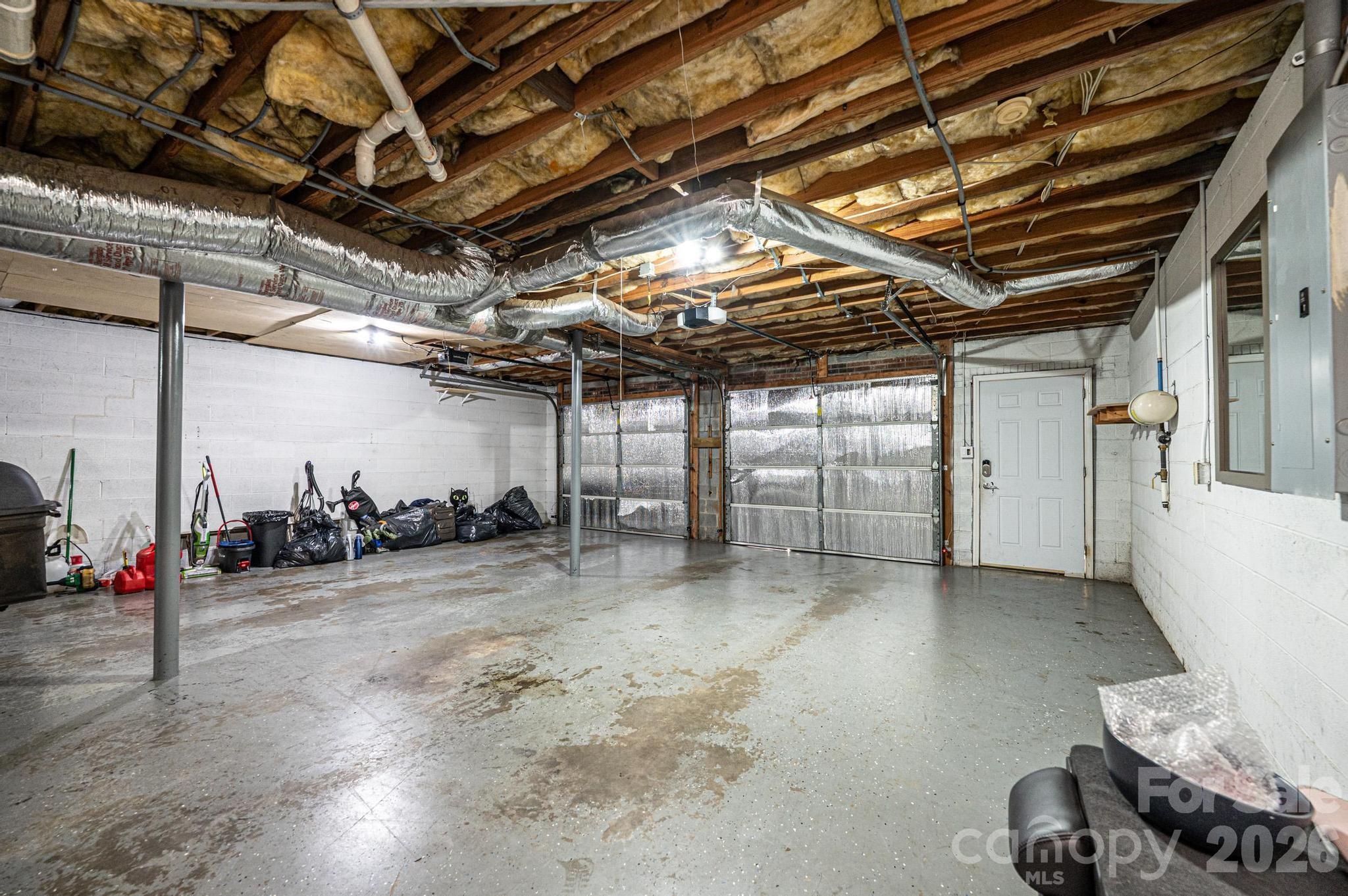 4158 Arrowhead Drive NE — Hickory