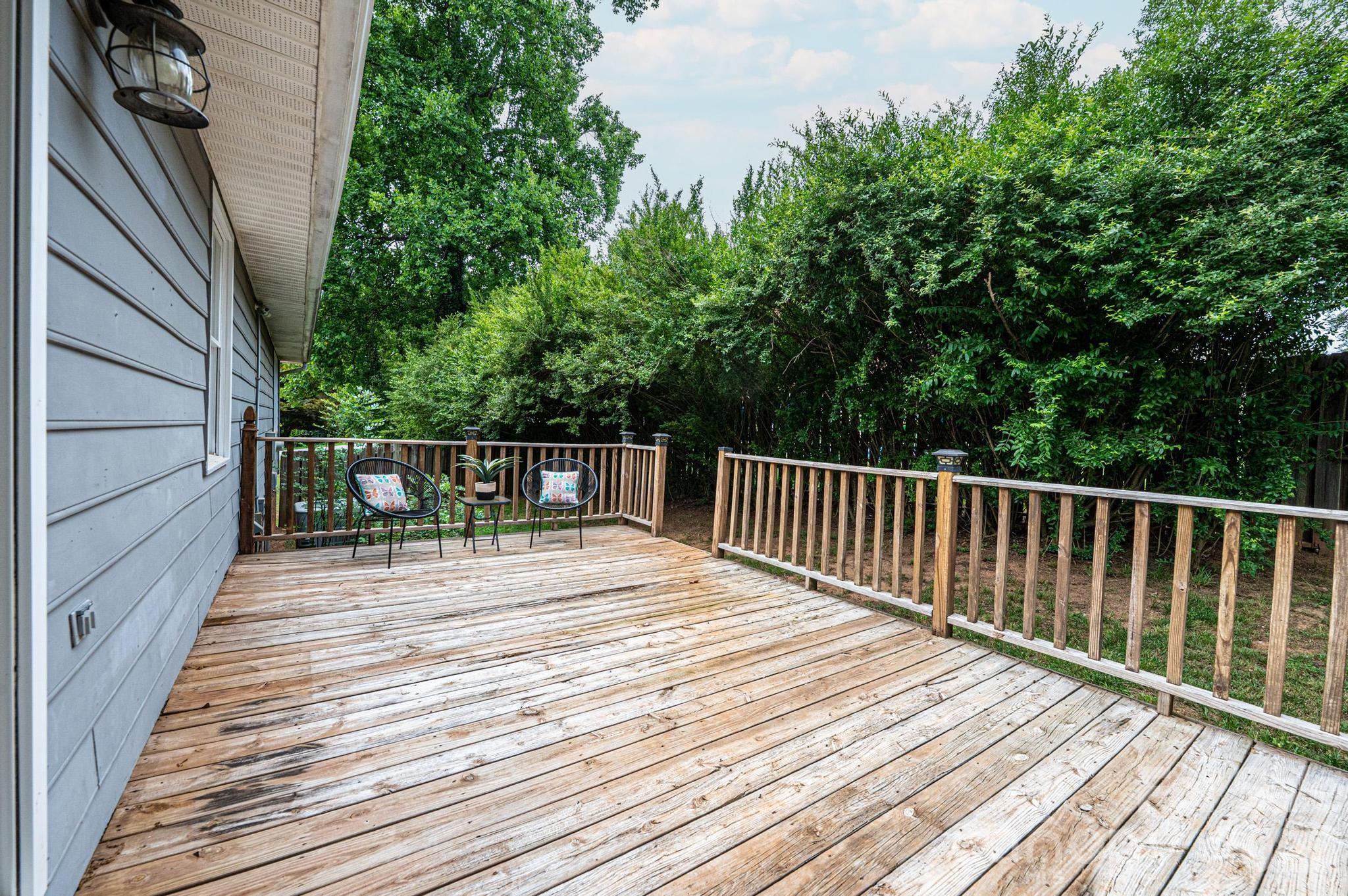 4158 Arrowhead Drive NE — Hickory