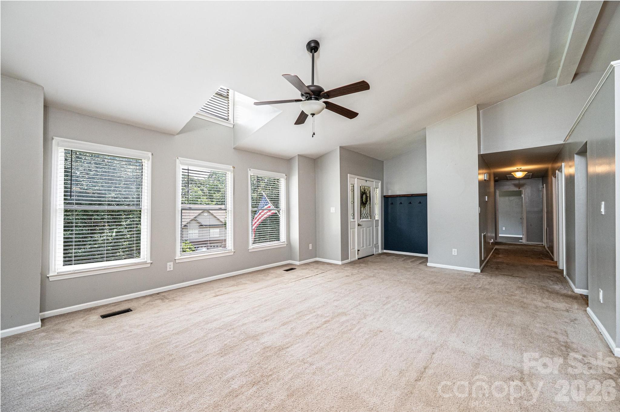 4158 Arrowhead Drive NE — Hickory