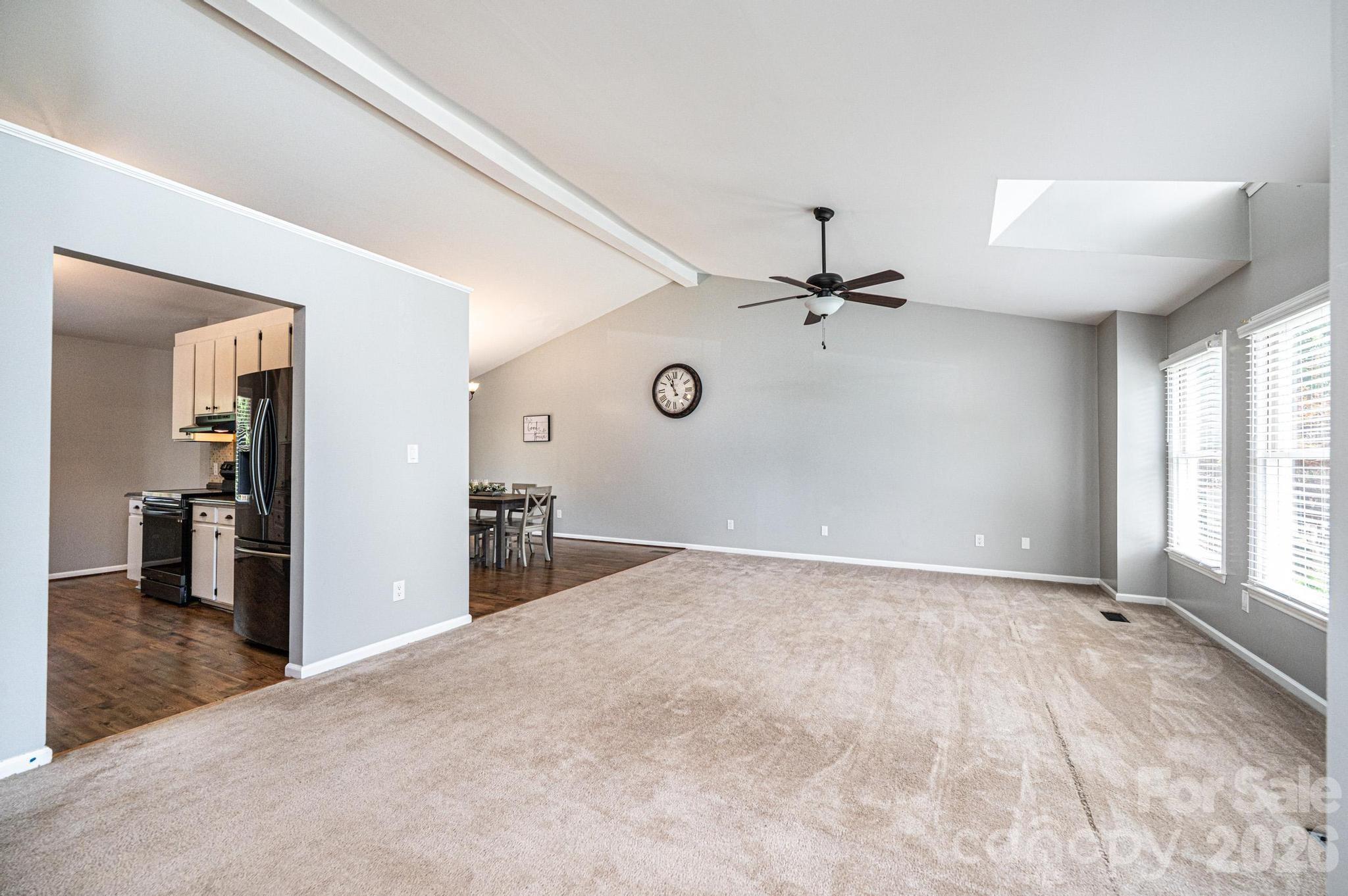4158 Arrowhead Drive NE — Hickory