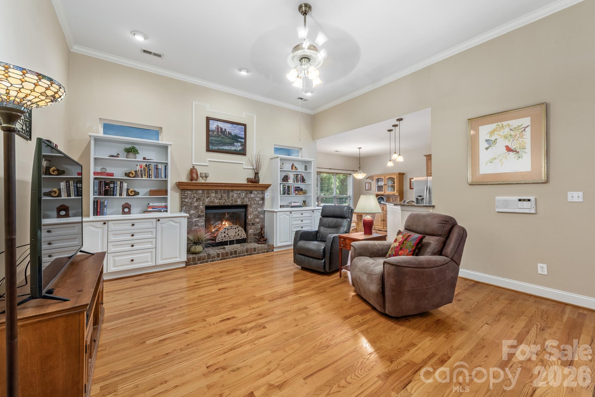 7032 Kidwelly Lane — Matthews