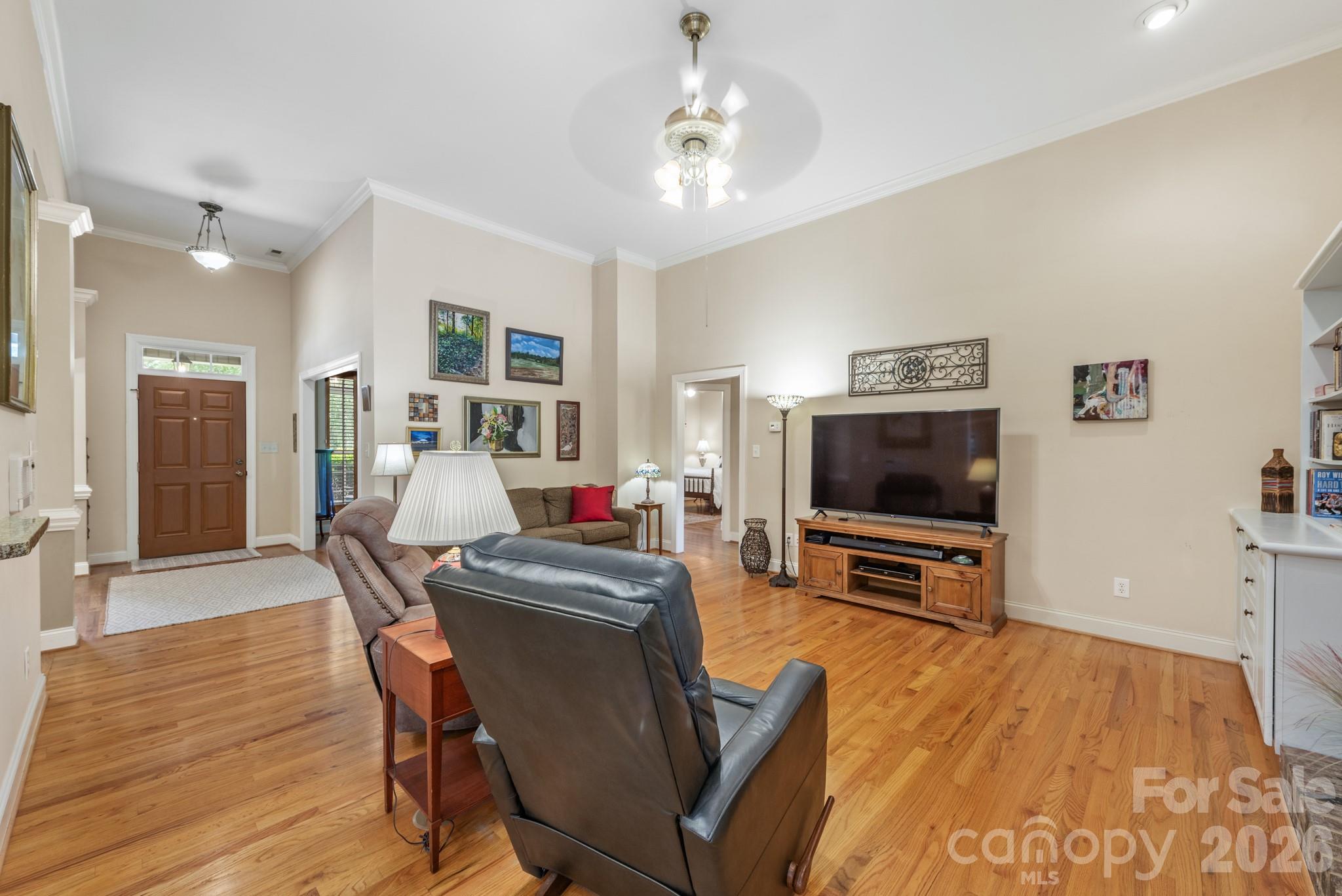7032 Kidwelly Lane — Matthews