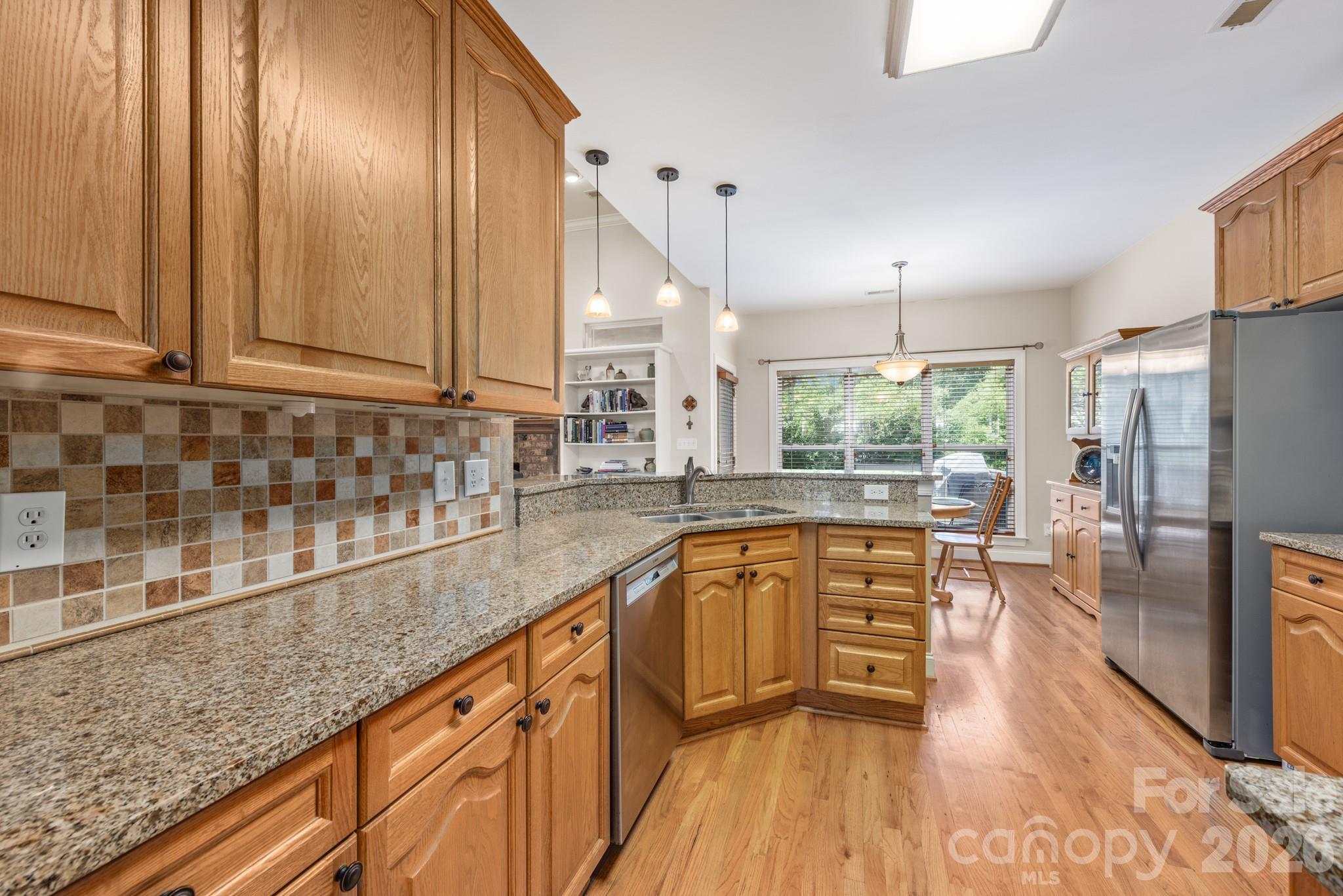 7032 Kidwelly Lane — Matthews