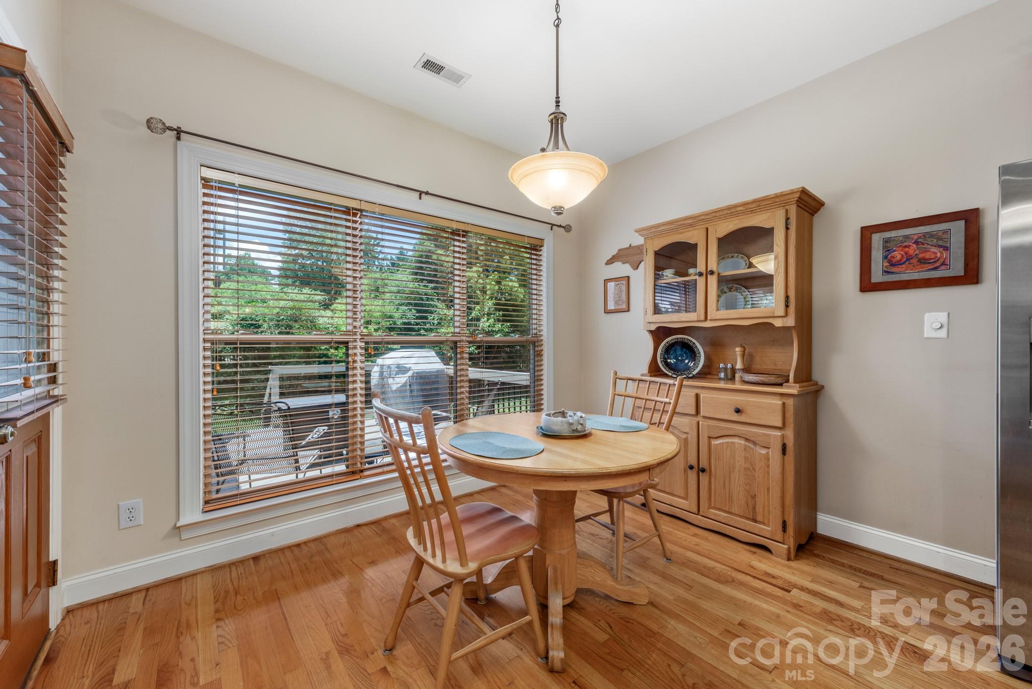 7032 Kidwelly Lane — Matthews