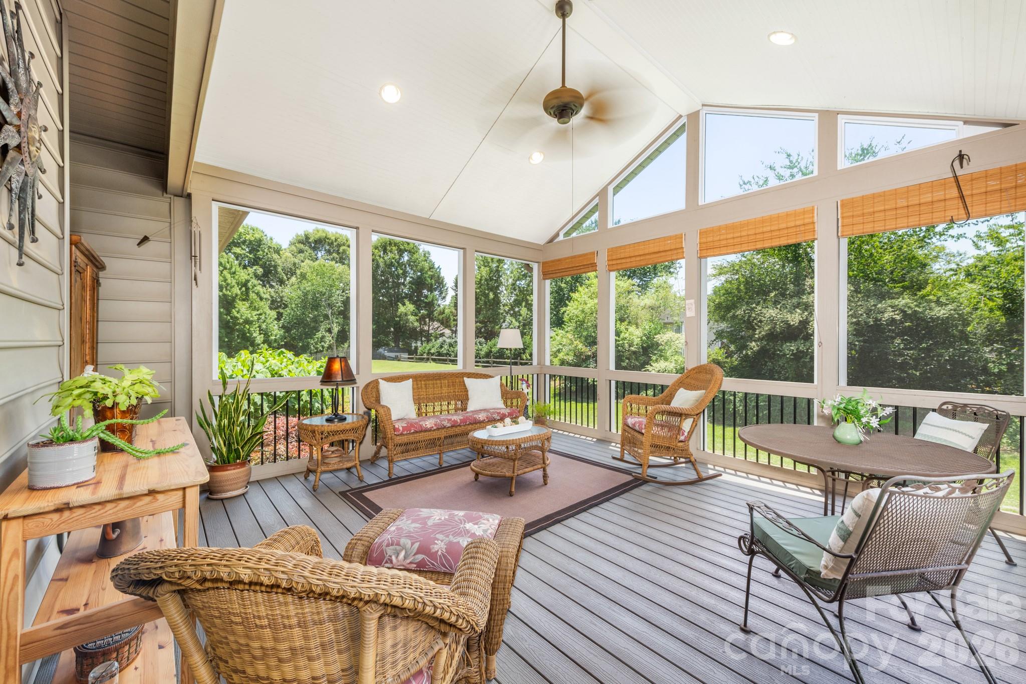 7032 Kidwelly Lane — Matthews