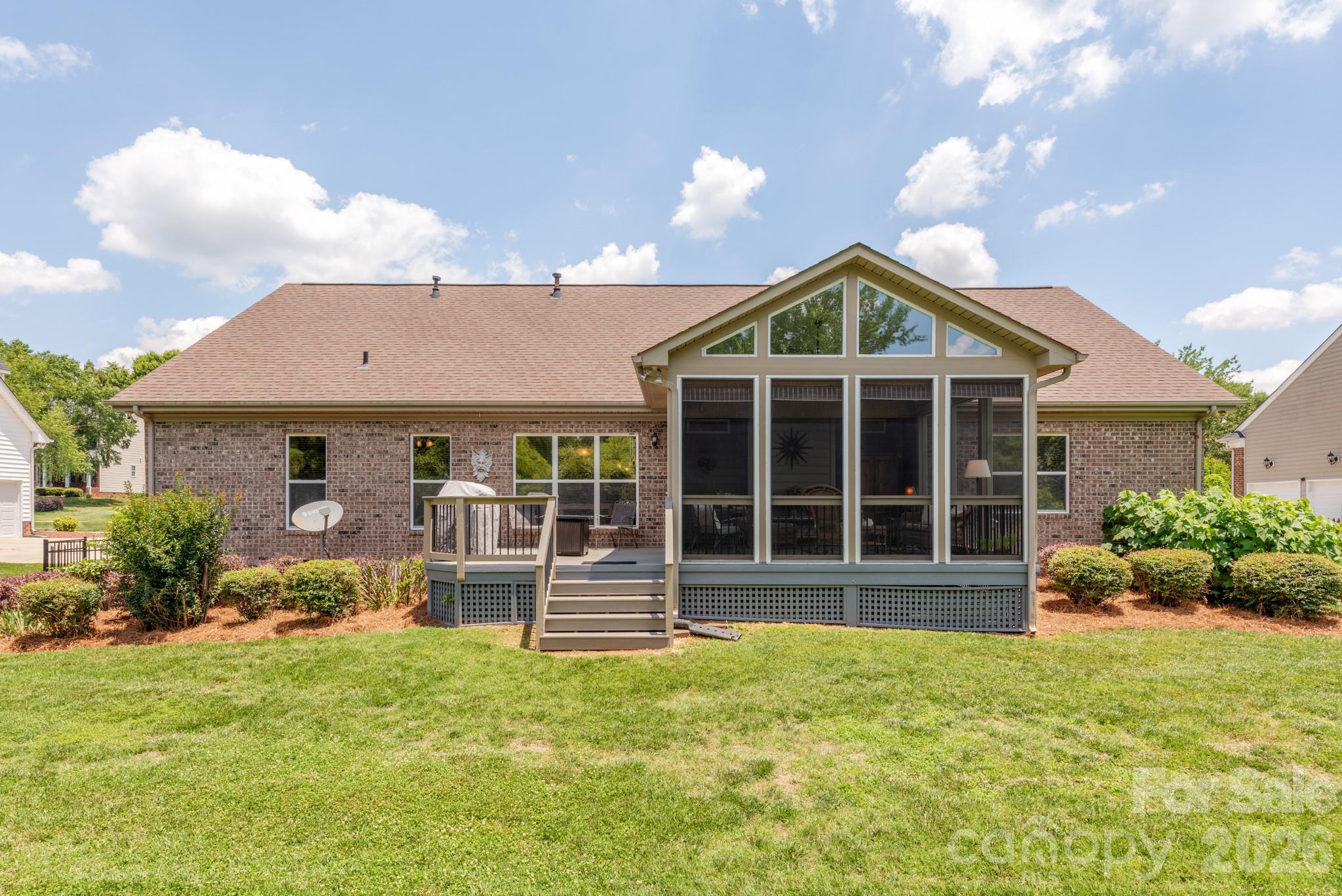 7032 Kidwelly Lane — Matthews