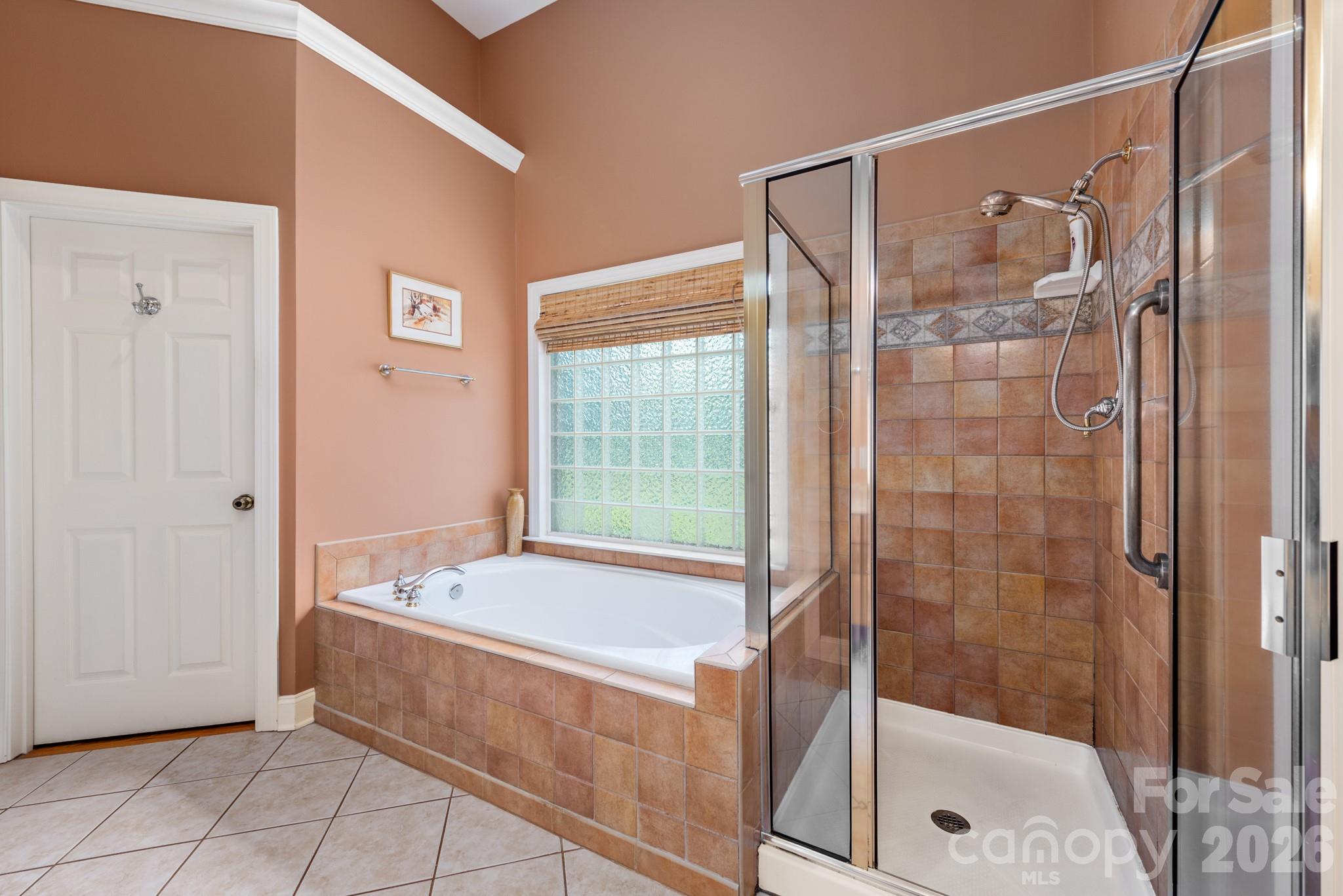 7032 Kidwelly Lane — Matthews