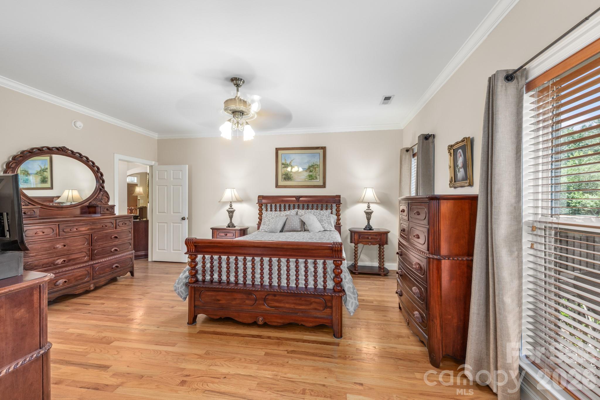 7032 Kidwelly Lane — Matthews
