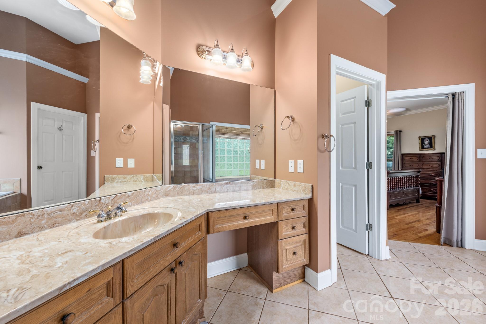 7032 Kidwelly Lane — Matthews
