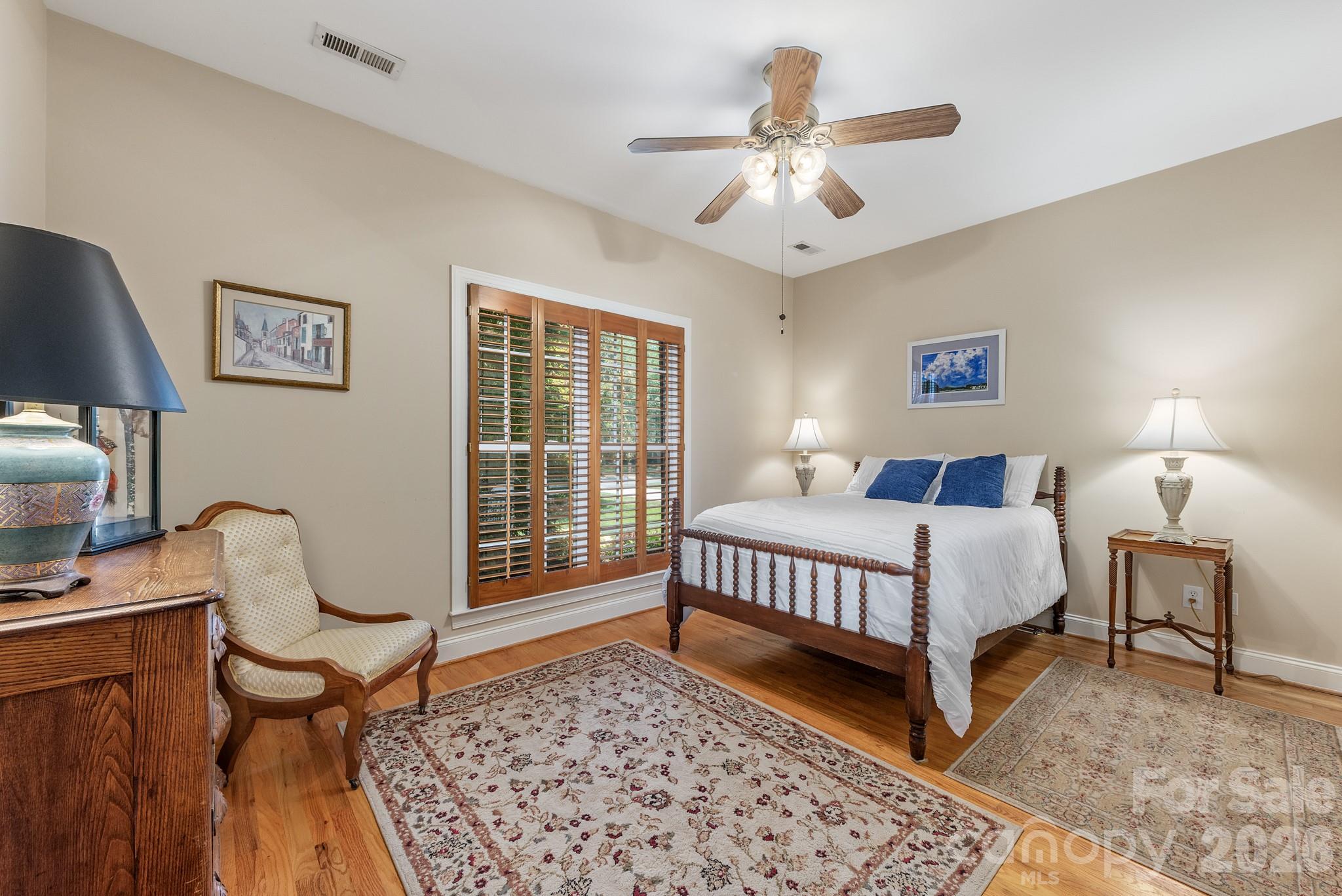 7032 Kidwelly Lane — Matthews
