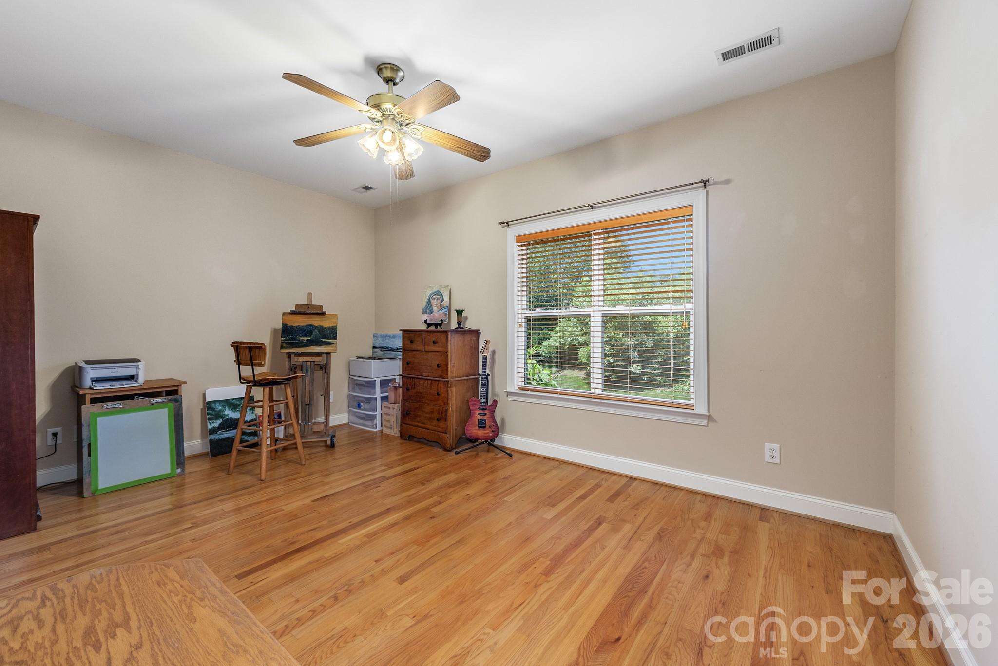 7032 Kidwelly Lane — Matthews